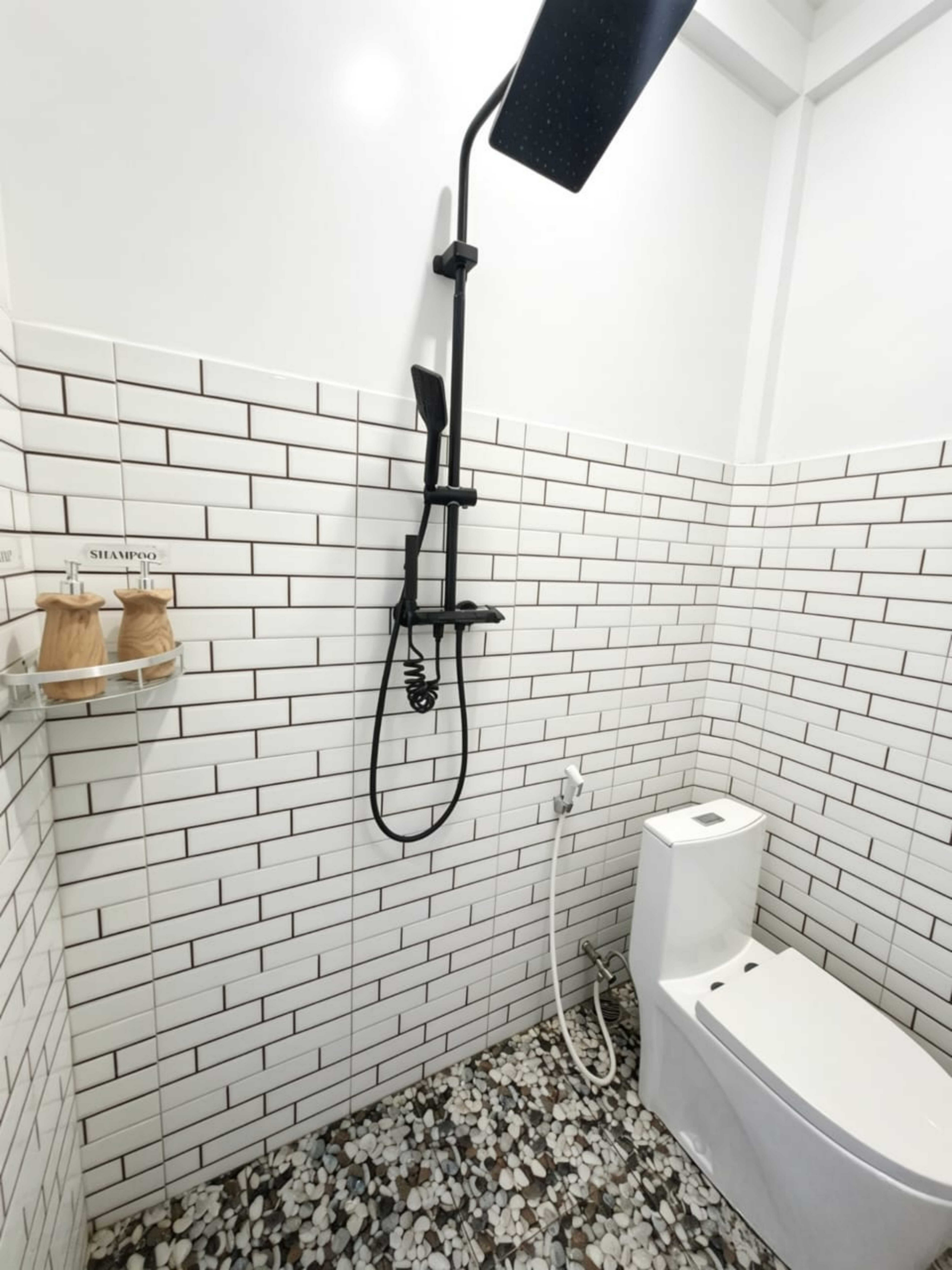 Bathroom 5, Suwehan Rey Cliff House, Klungkung