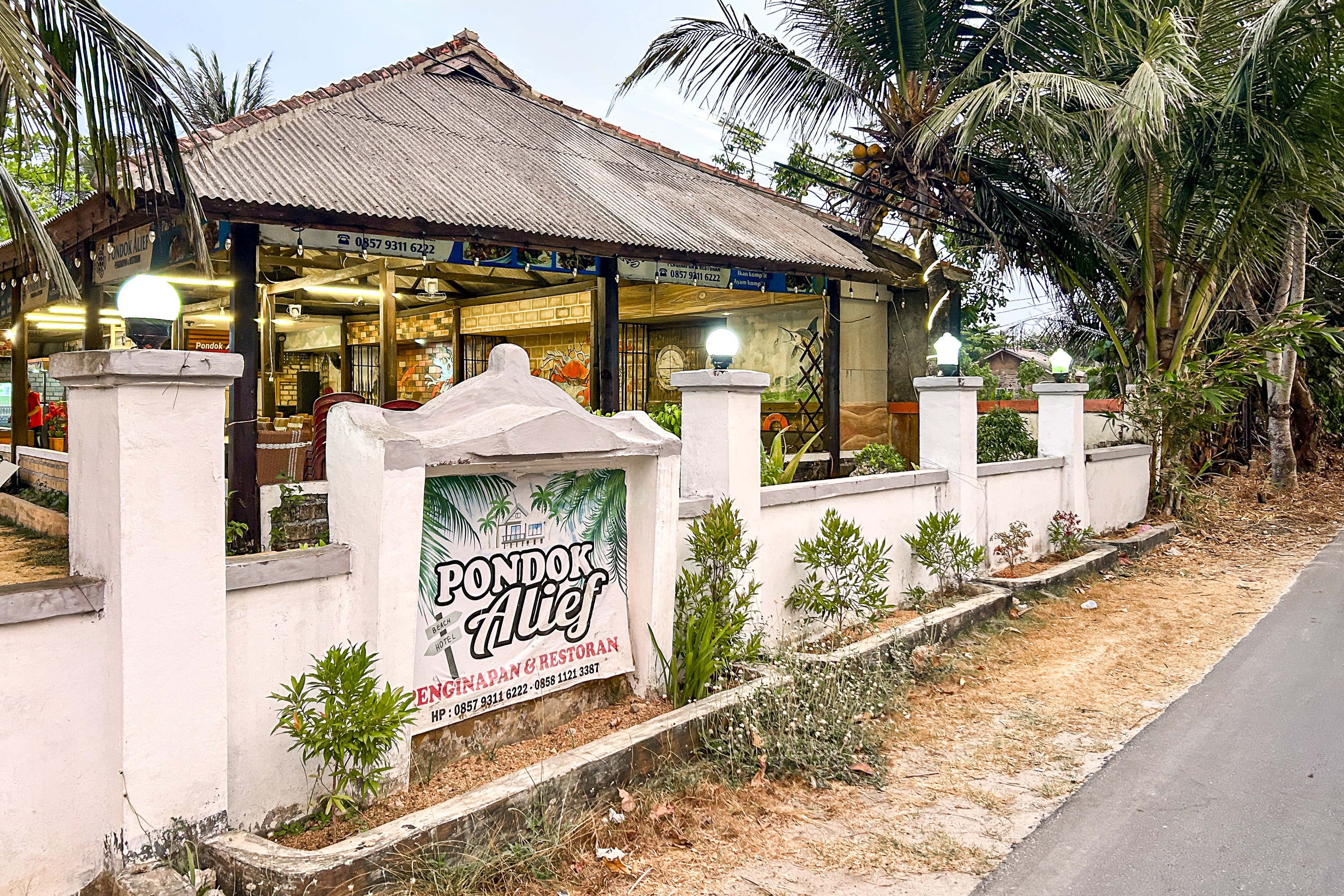 Exterior 5, RedDoorz @ Pondok Alief 2 Ujunggenteng Sukabumi, Sukabumi