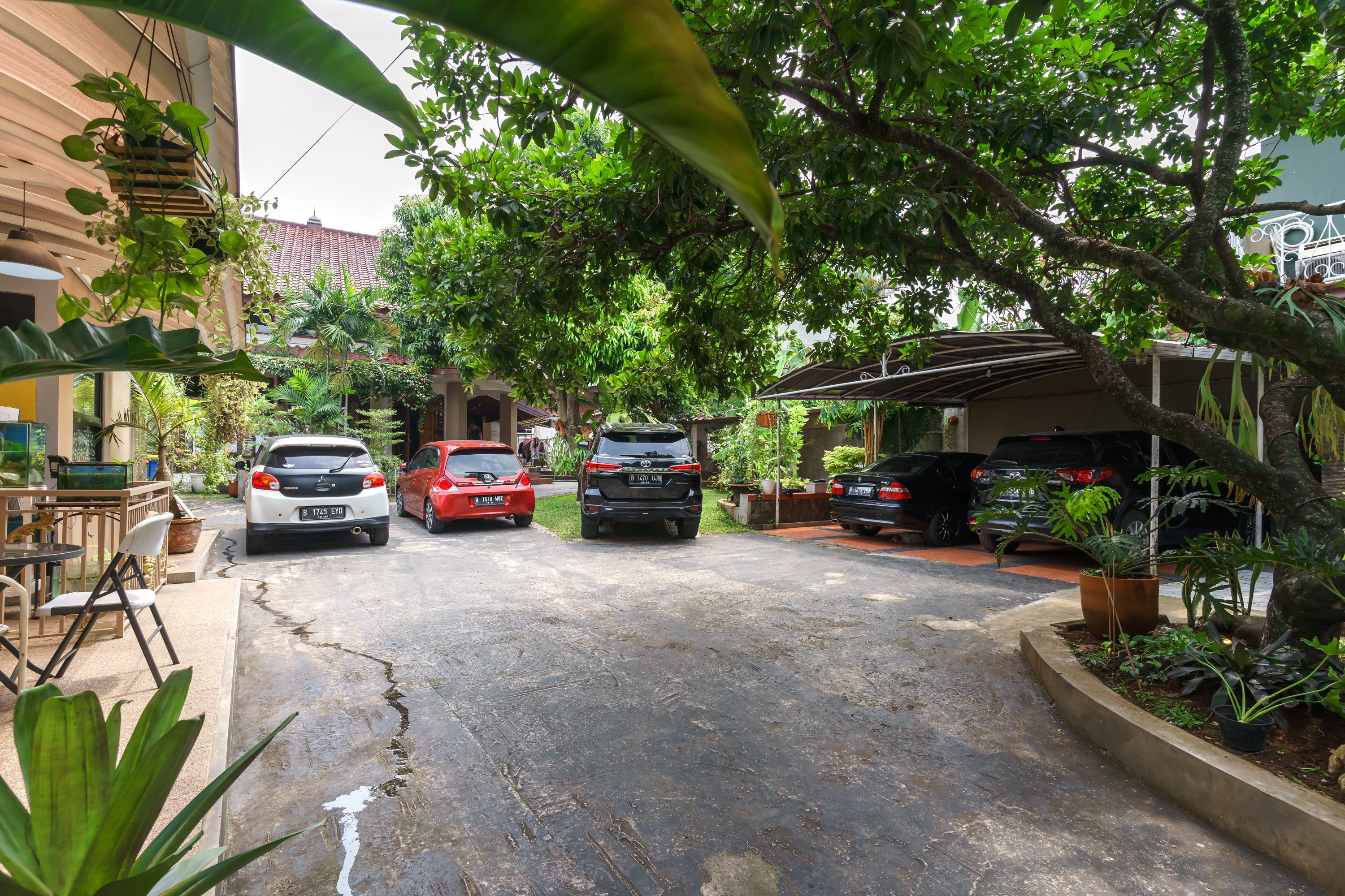 Others 5, RedDoorz near RS Mitra Keluarga Depok, Depok