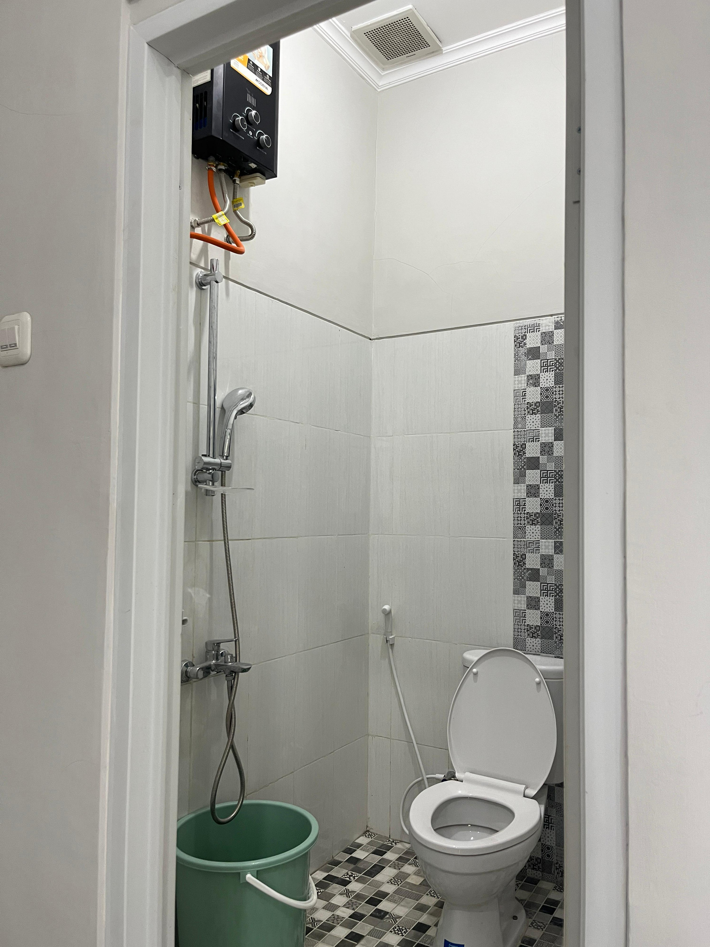 Bathroom, Villa Adhya Batu, Malang