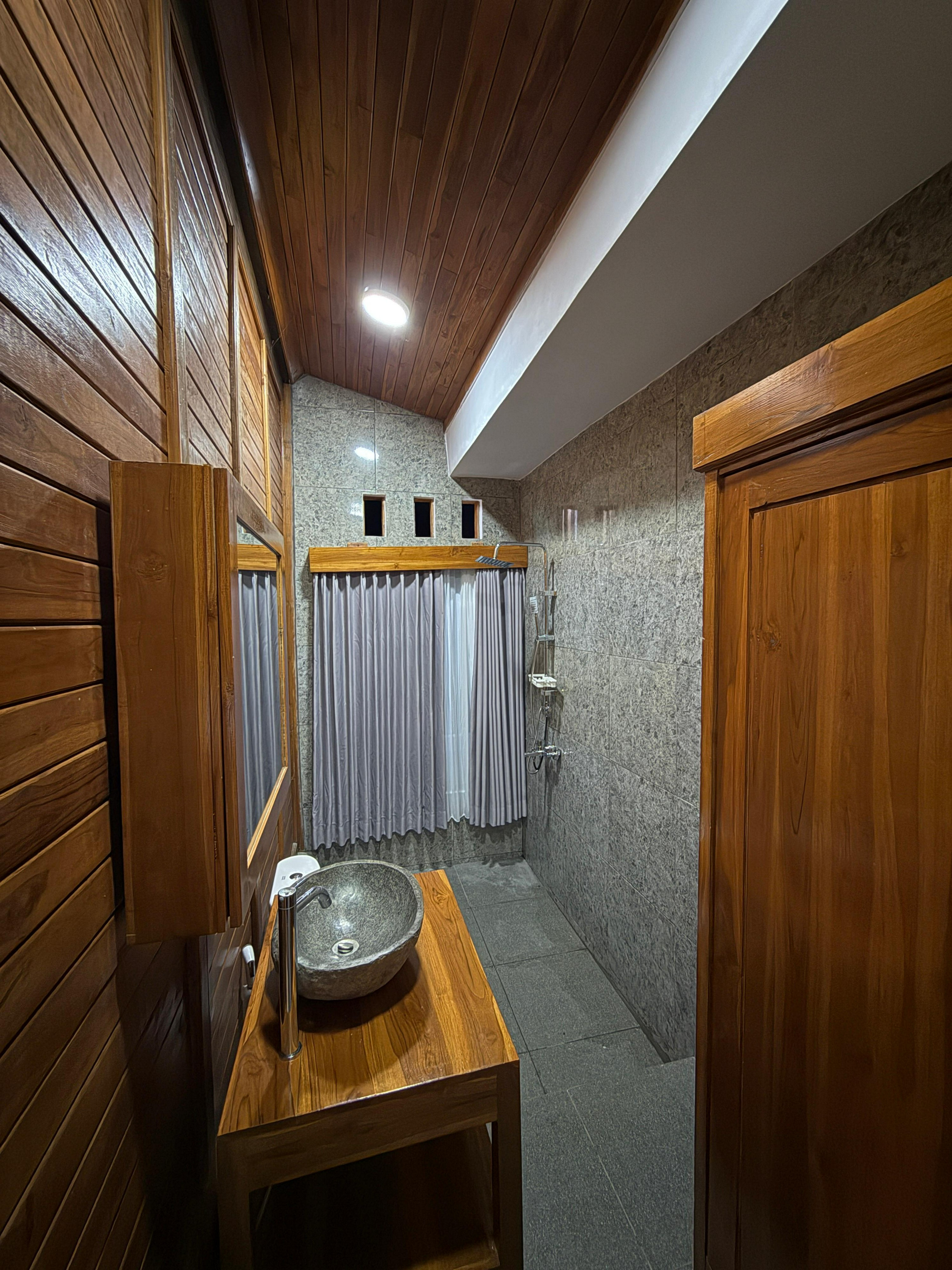 Bathroom 5, Deepa Villa Lovina, Buleleng