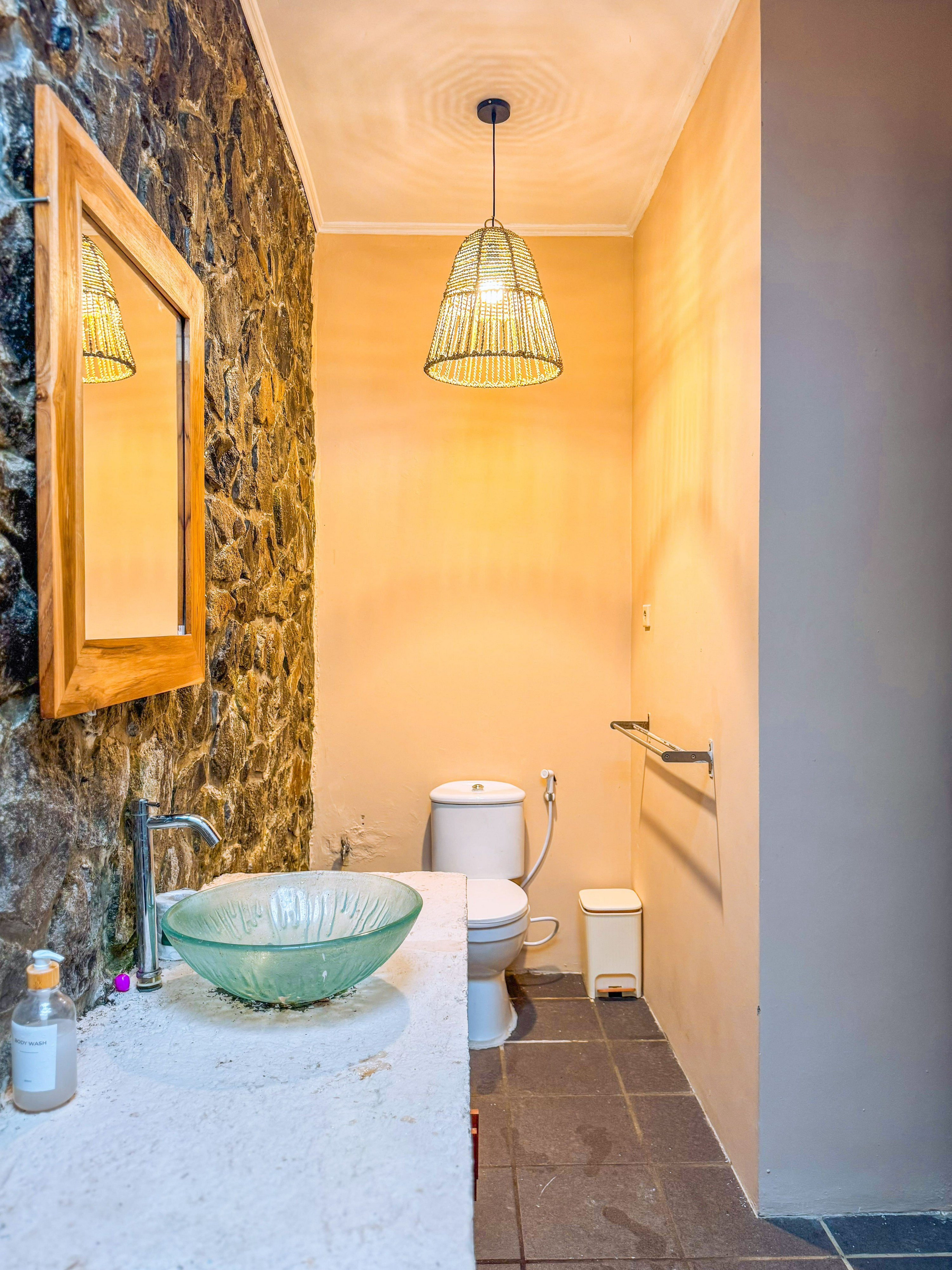 Bathroom 5, Savanna Villa by Nginapsini, Bogor