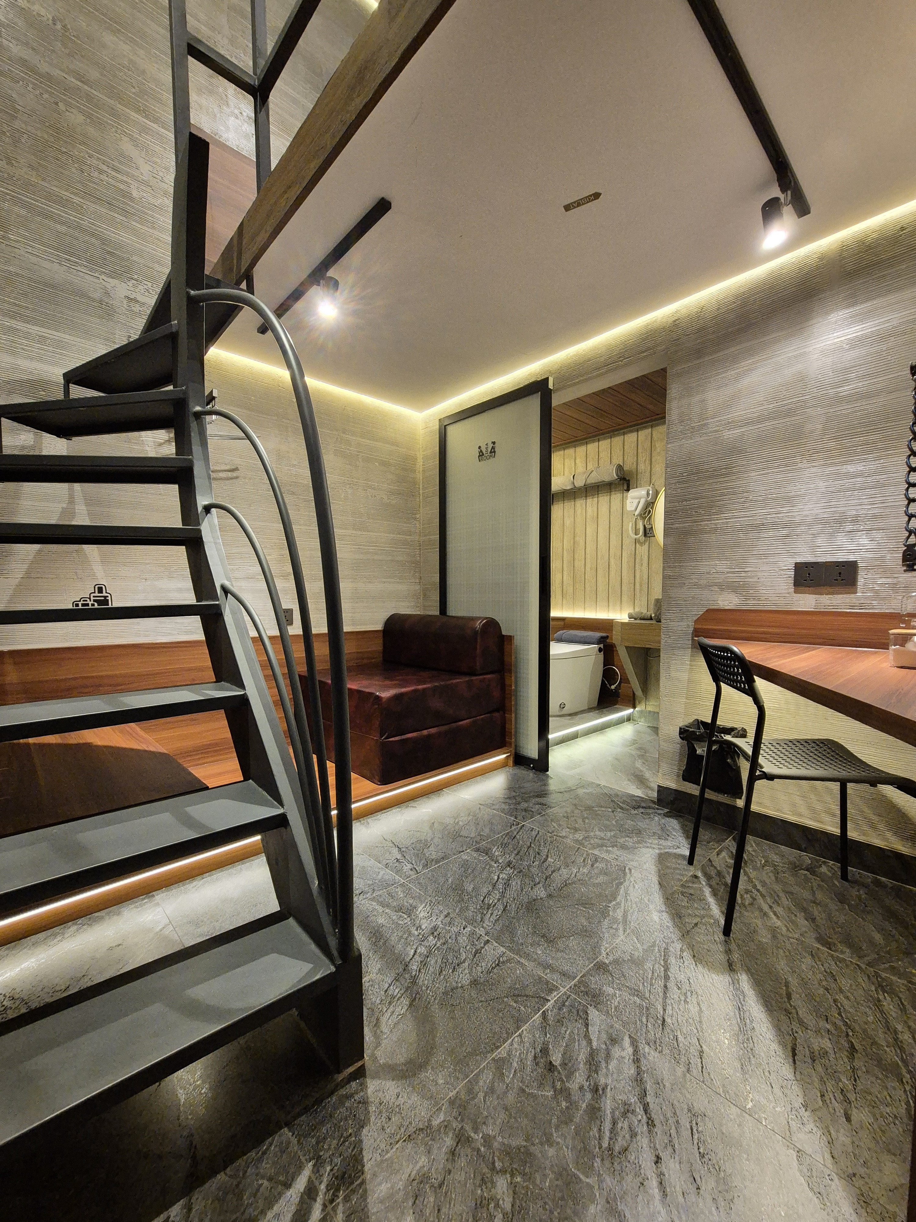 Others 2, New Golden Clouds - Non Smoking Homestay Cirebon, Cirebon