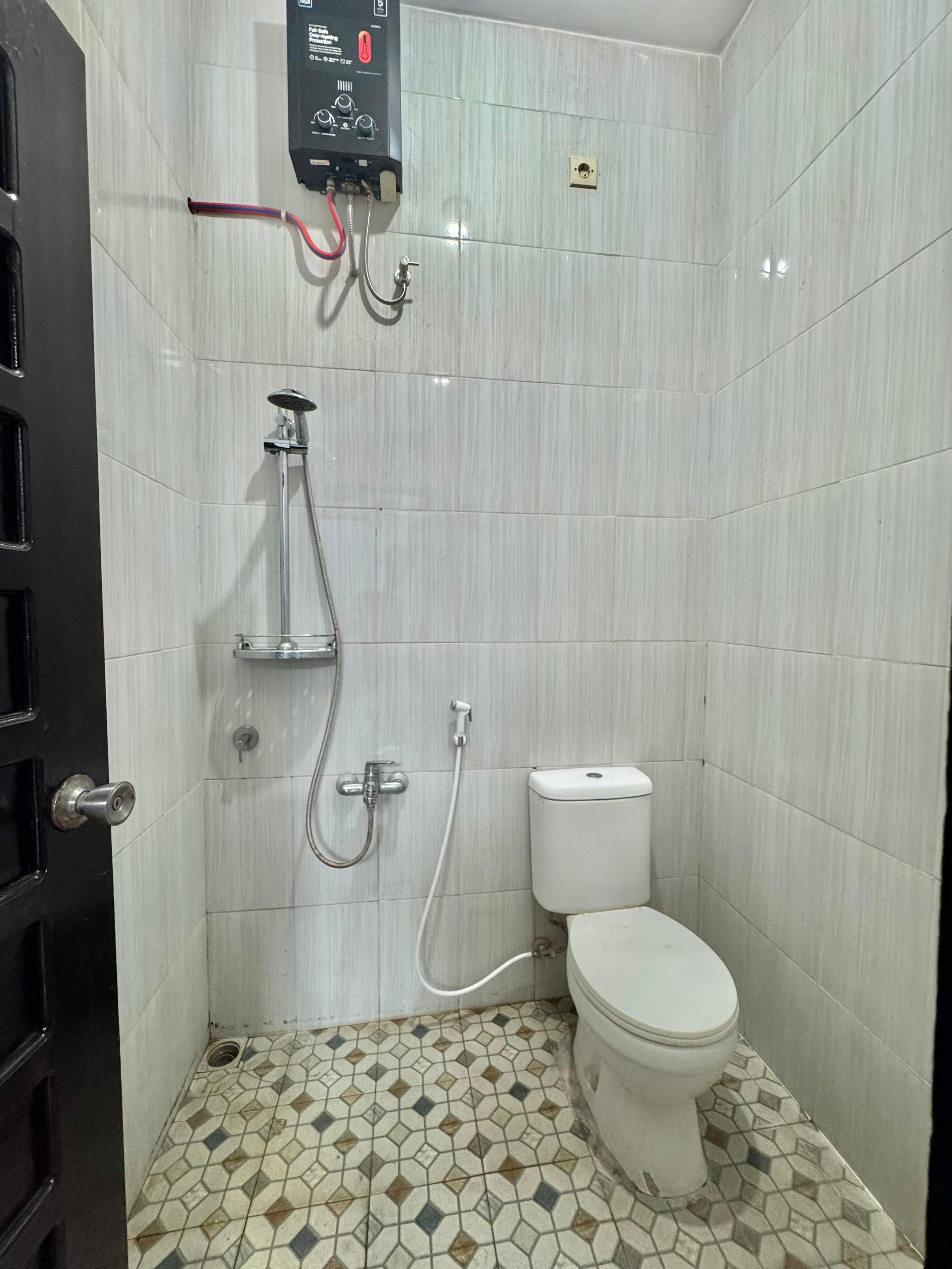 Bathroom 5, Villa Wasri H9, Malang