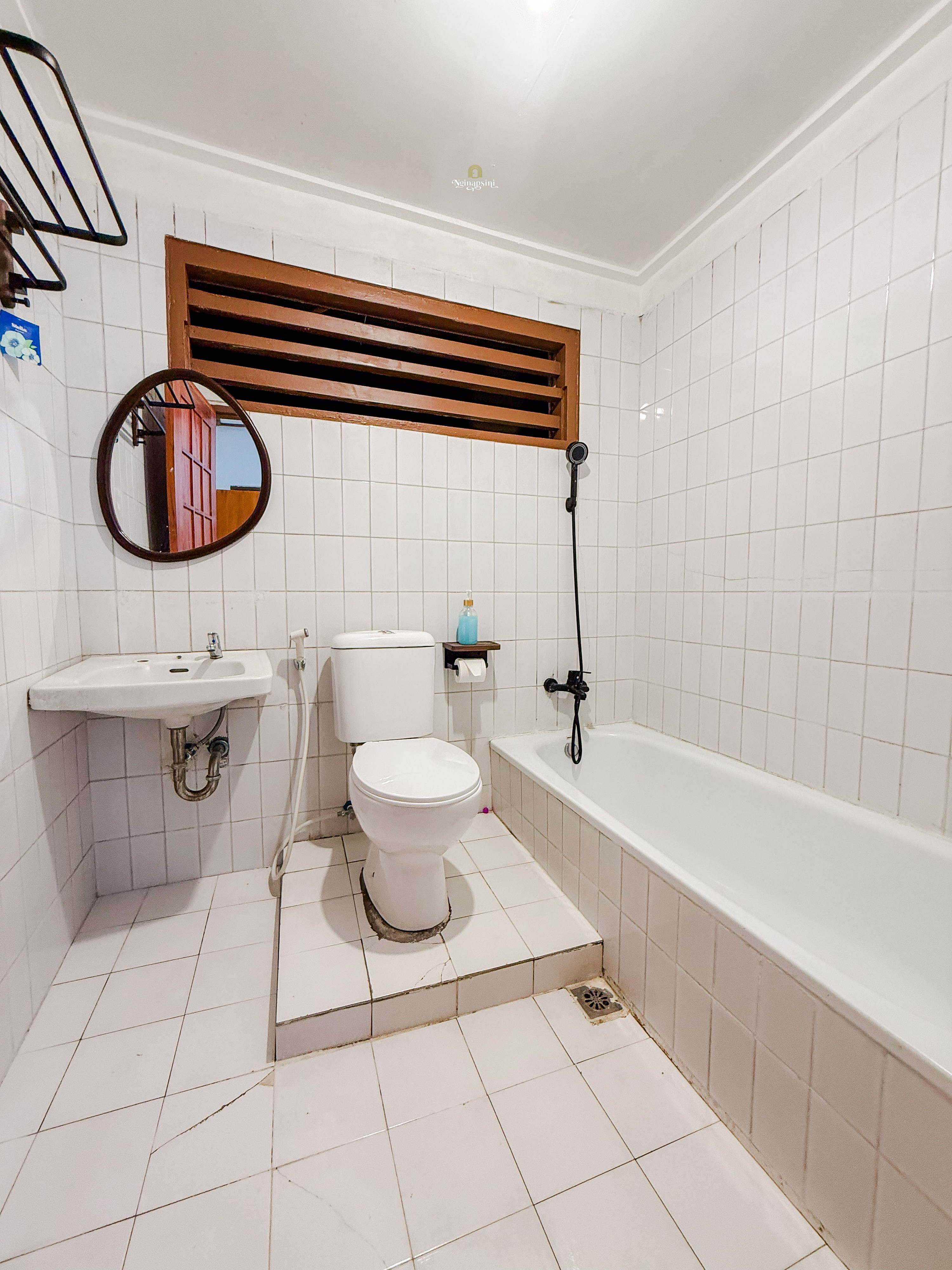 Bathroom 5, Riccardo Villa by Nginapsini, Bogor