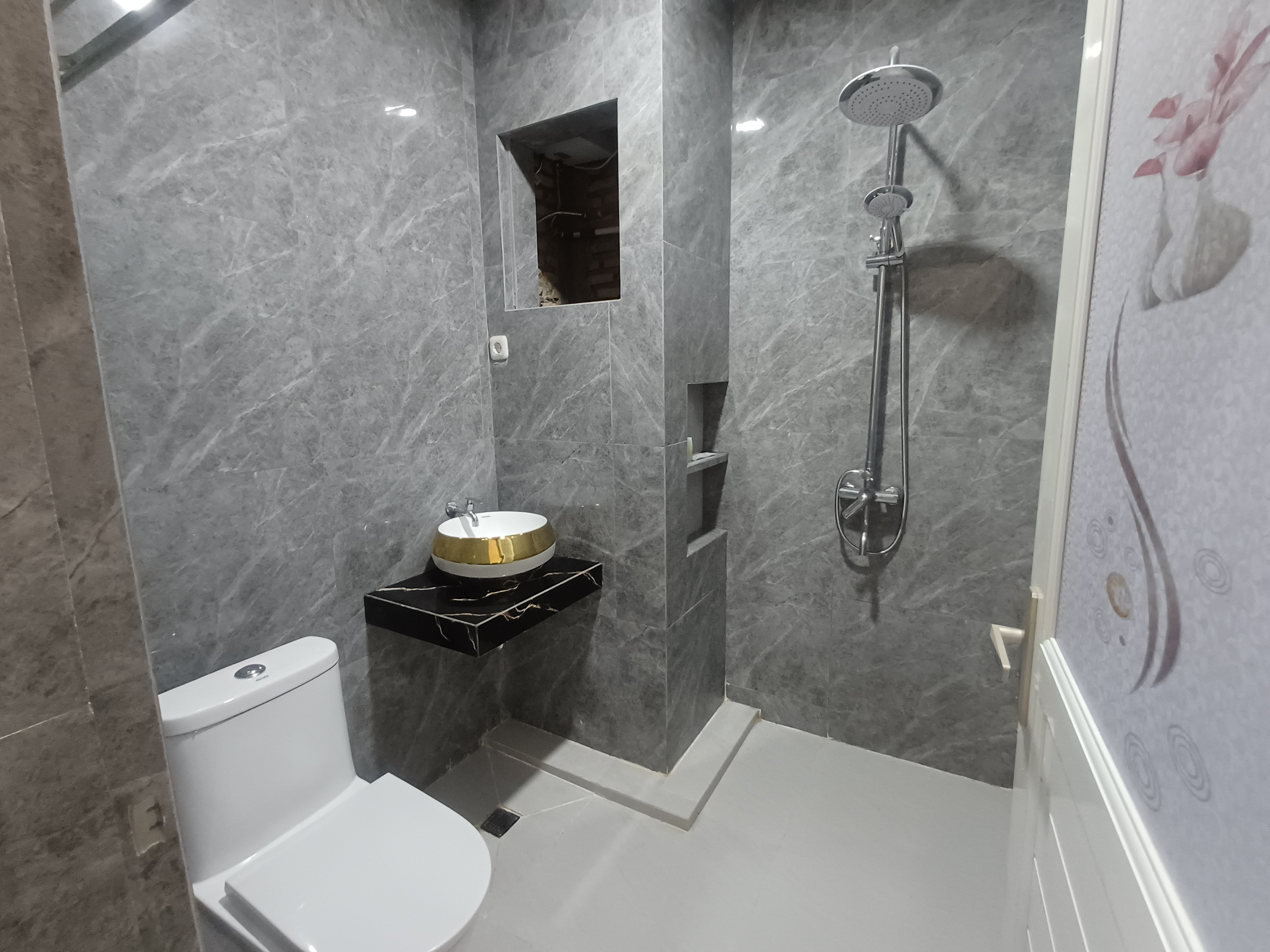 Bathroom 5, LEKJON COTTAGE, Samosir