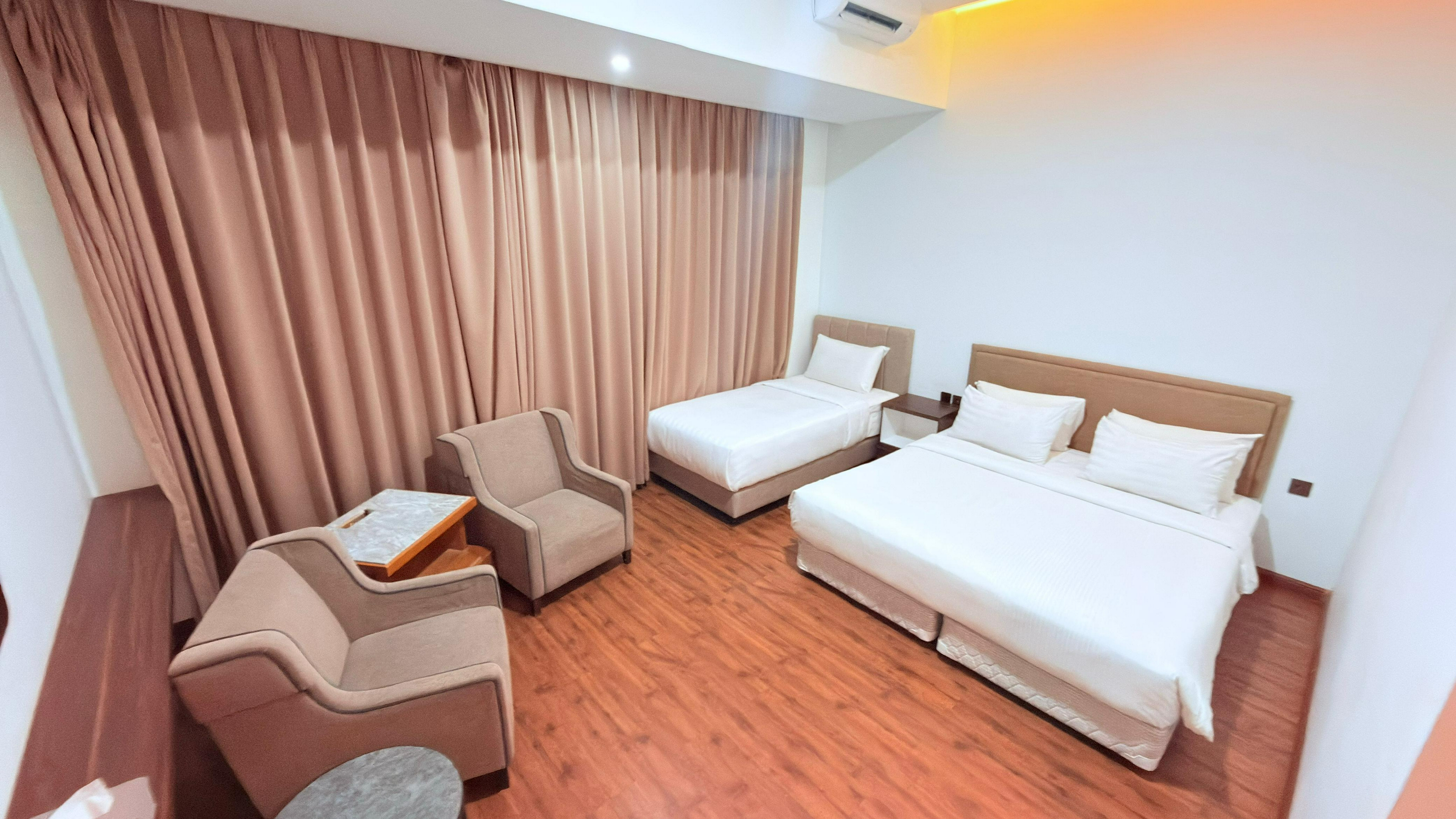 Hotel Kondang Syariah - Tap to explore photos