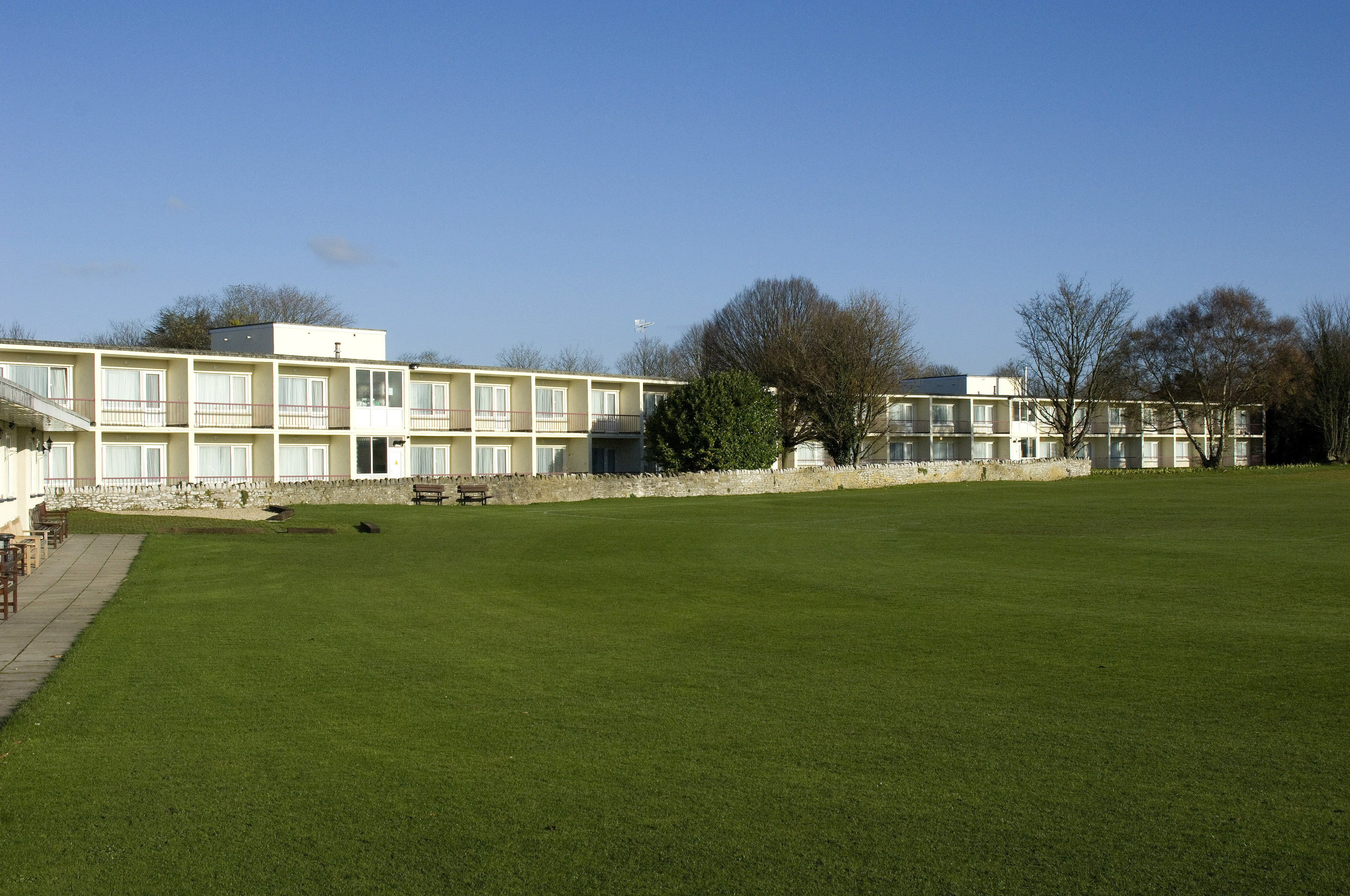 Exterior & Views 2, Premier Inn Bristol - Alveston, South Gloucestershire