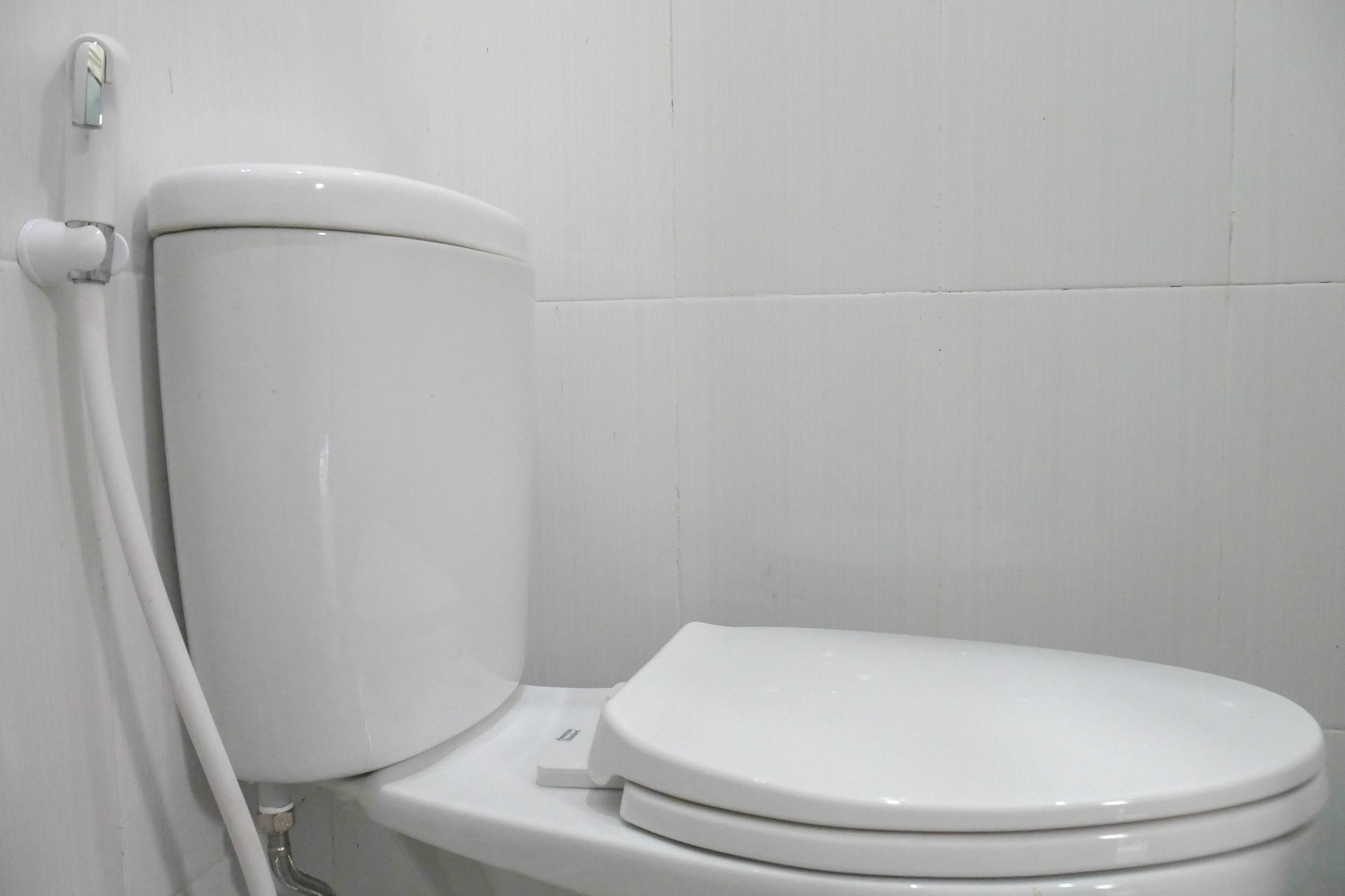 Bathroom 4, RedDoorz near Sleman City Hall Yogyakarta, Sleman