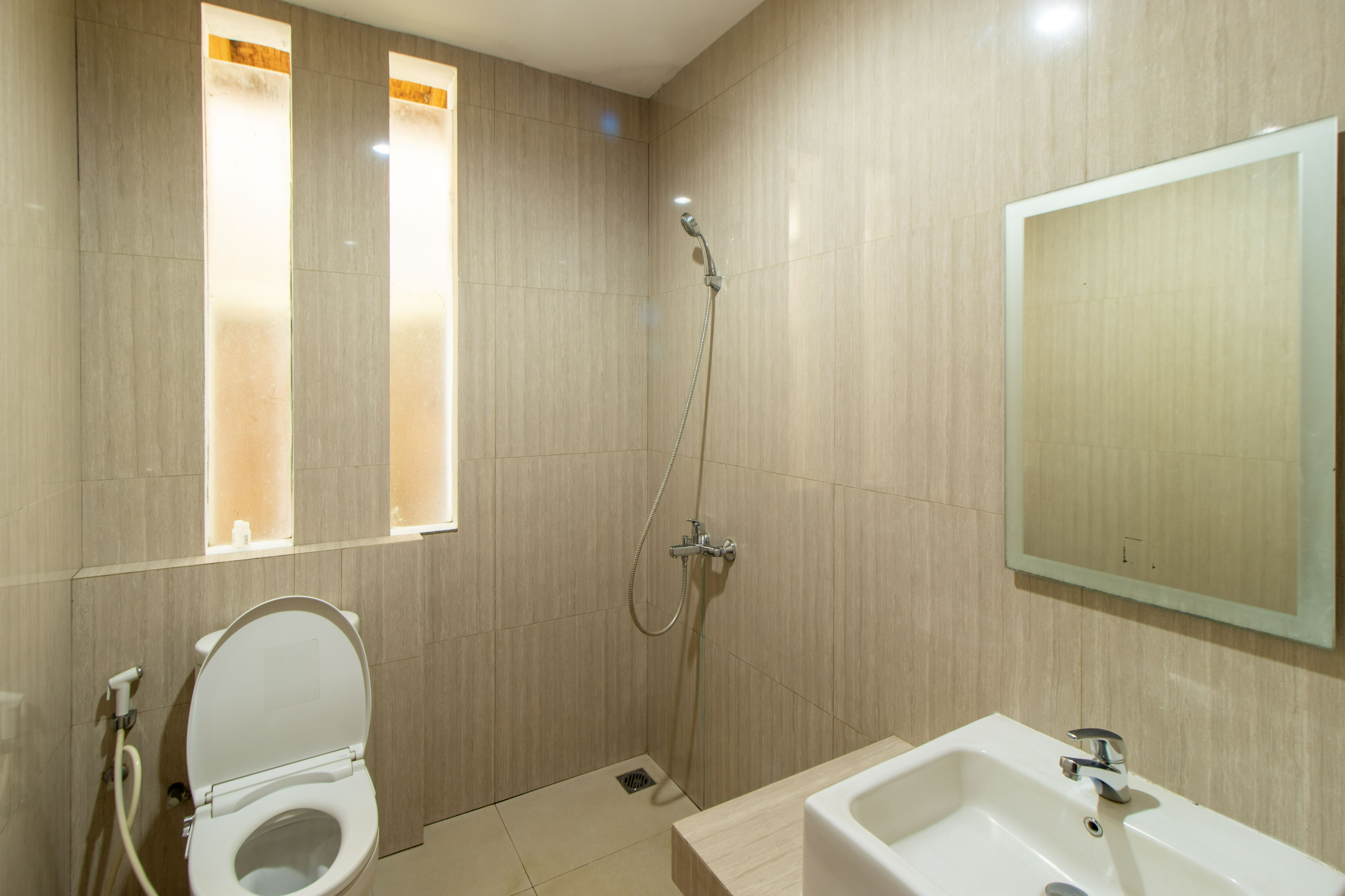 Bathroom 5, Pool & Mountain View Modern Bamboo - Family Only, Bandung