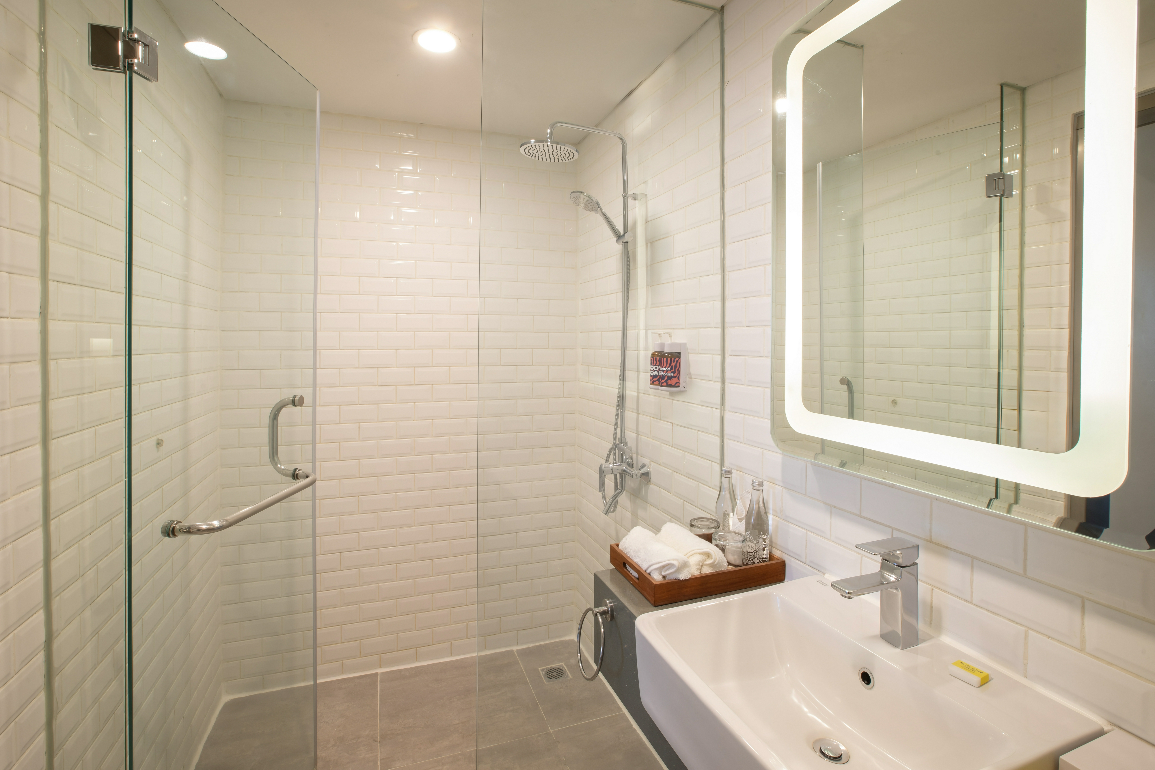 Bathroom 4, YELLO Hotel Paskal Bandung, Bandung