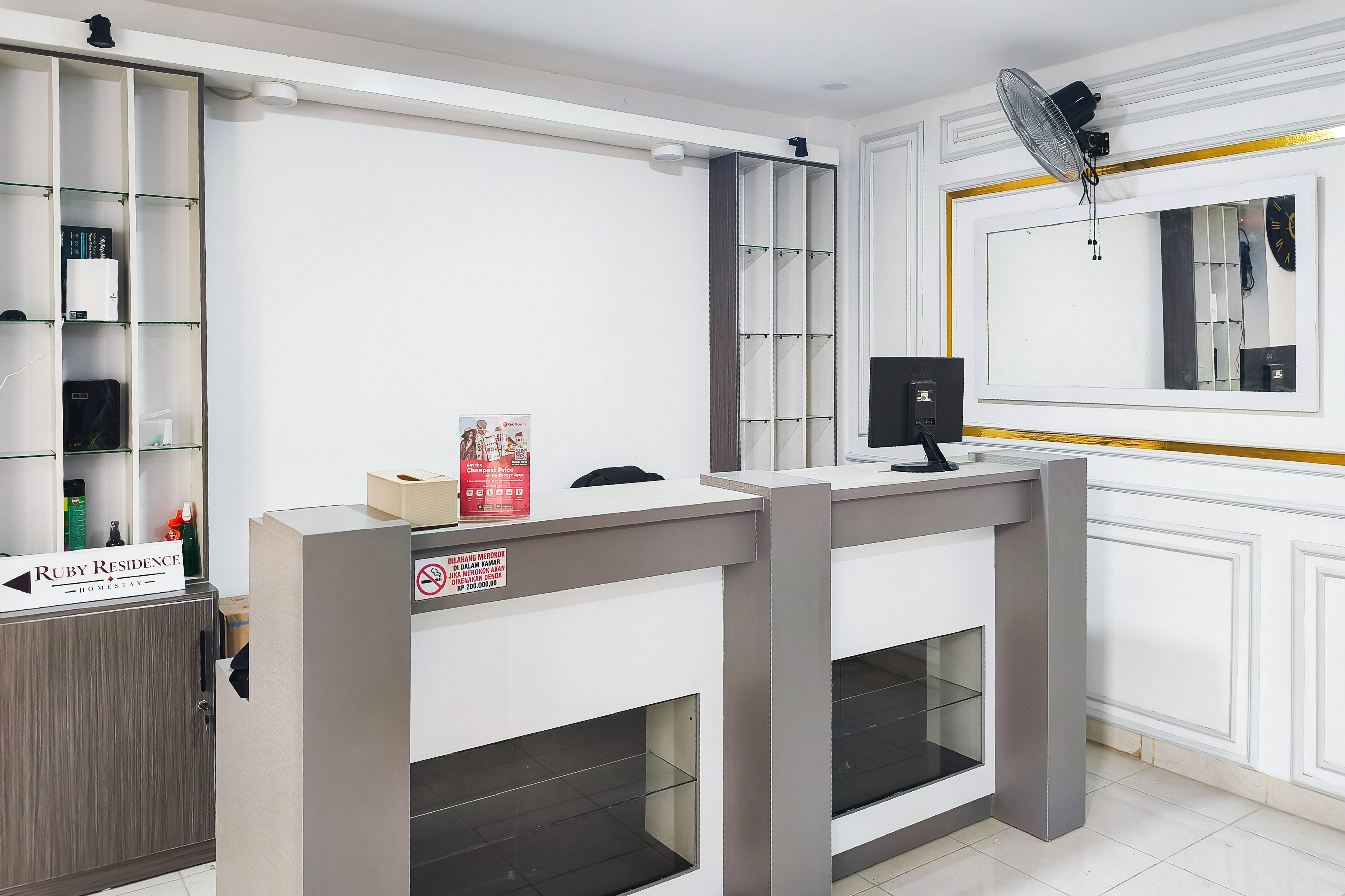 Lobby 5, RedDoorz @ Ruby Residence Tanjung Bunga Makassar, Makassar