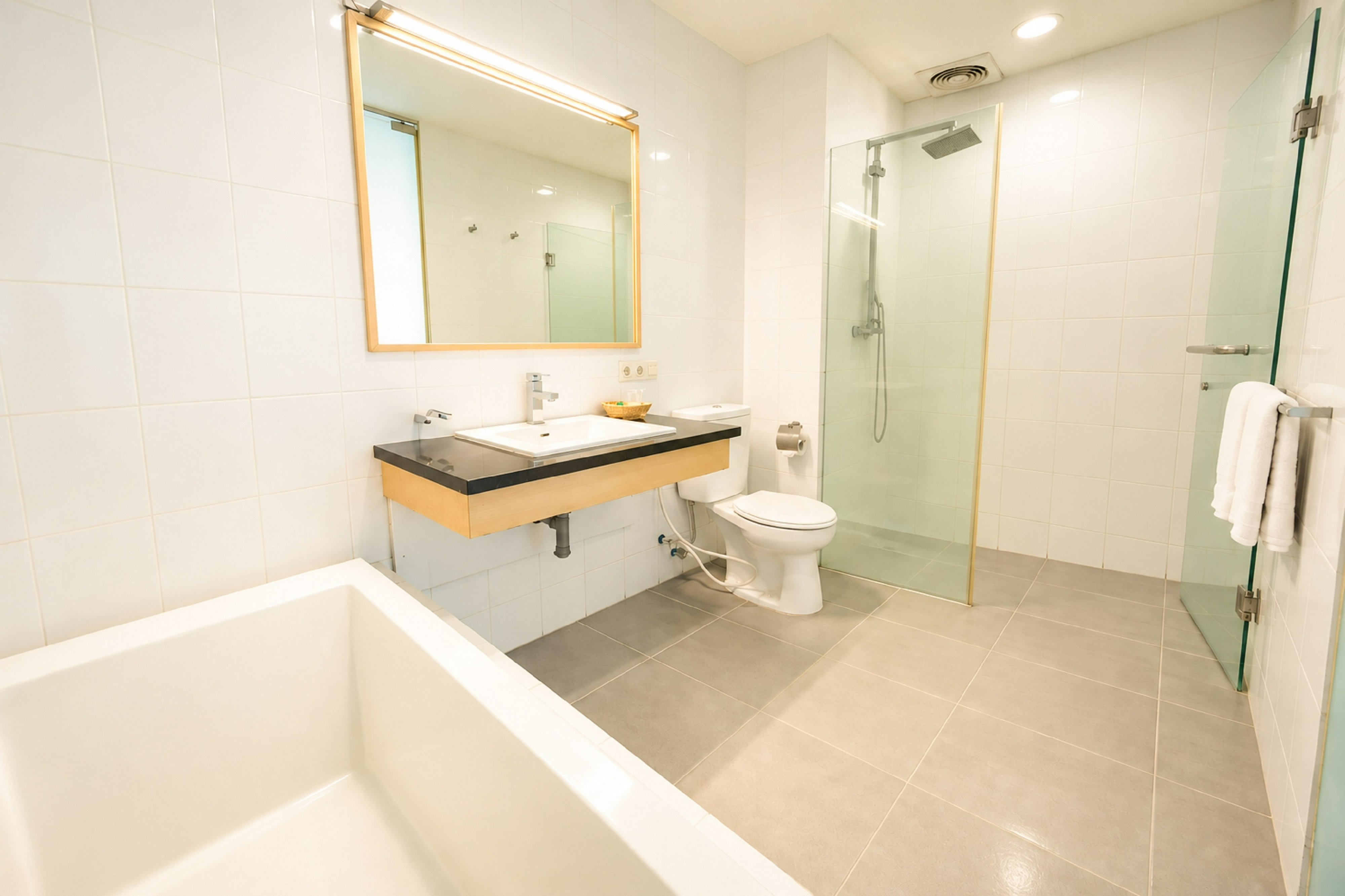 Bathroom 5, Rehat at Hotel Alam Permai, Bandung
