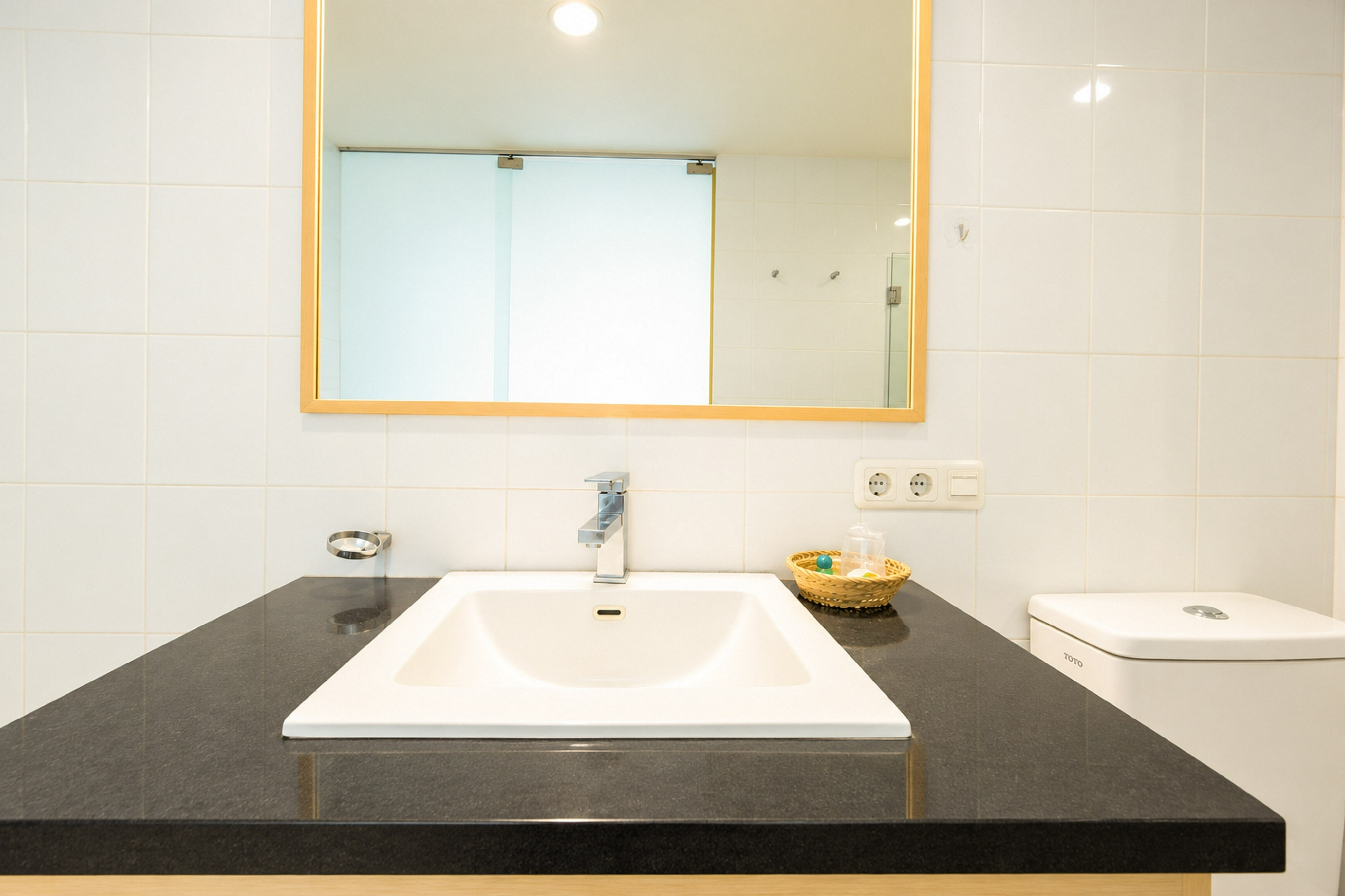 Bathroom 3, Rehat at Hotel Alam Permai, Bandung