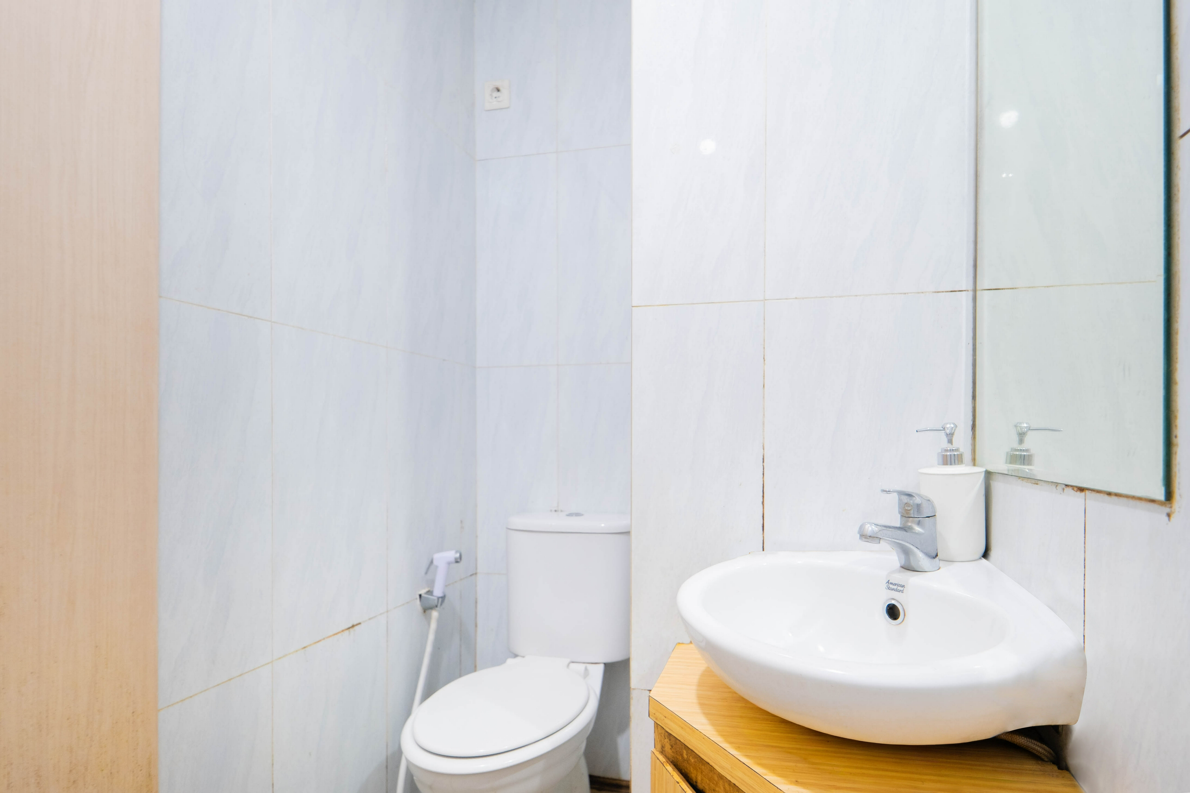 Bathroom 4, Apartemen JKT Living Star By Bobo Stay, East Jakarta