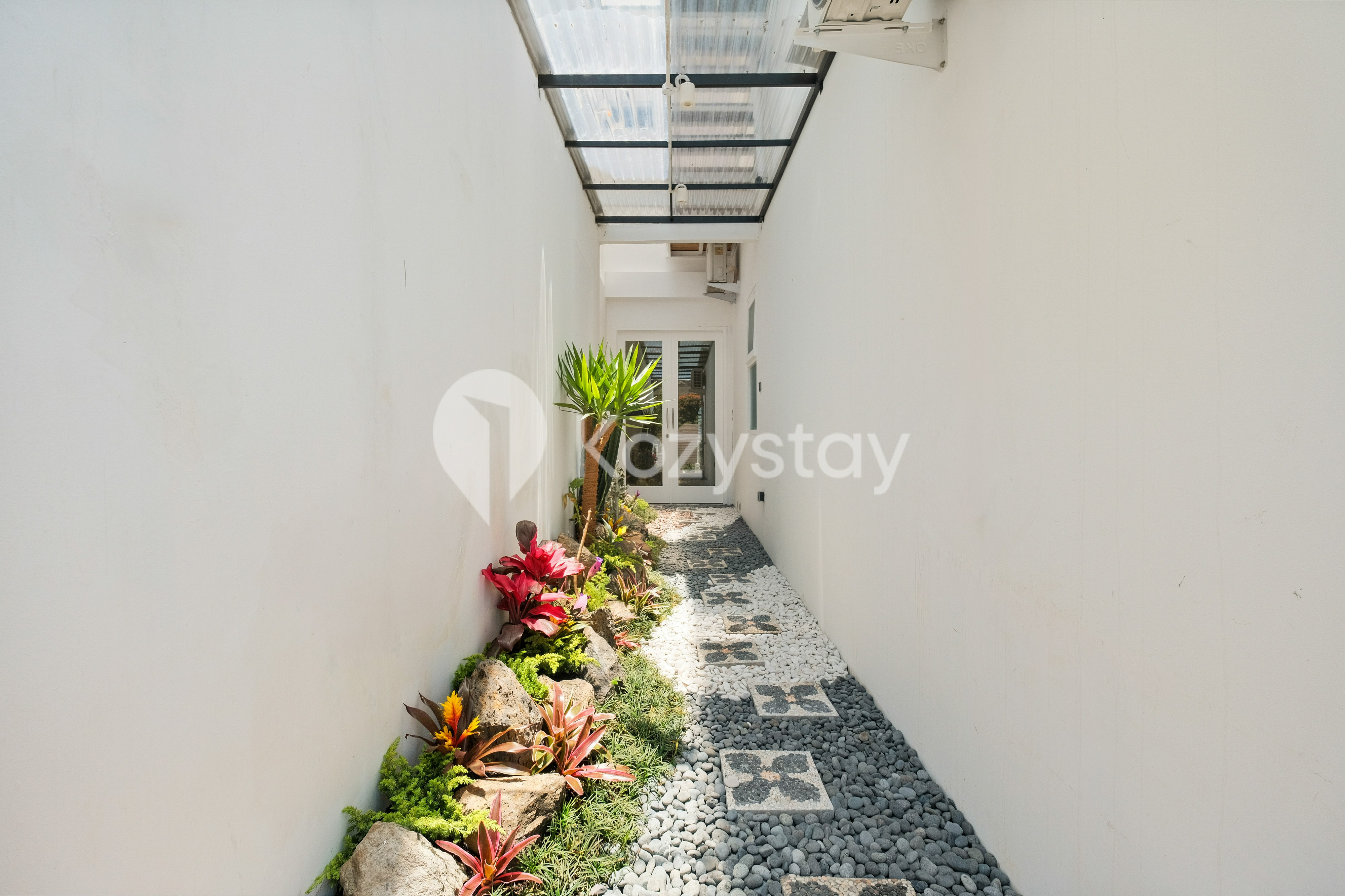 Exterior 5, La Casa Villa by Kozystay - Dago, Bandung