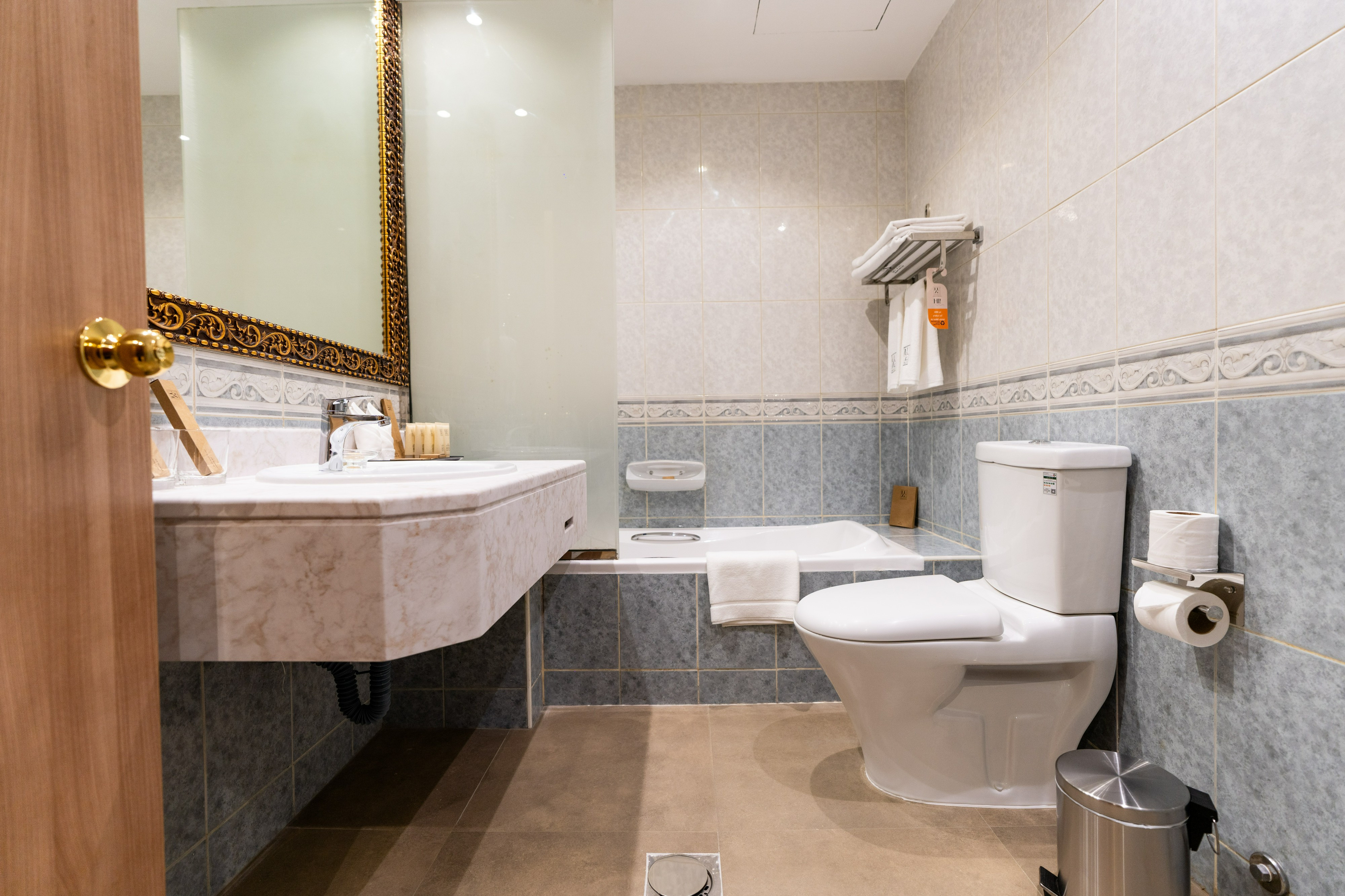 Bathroom 5, Luxe Grand Hotel, Dubai