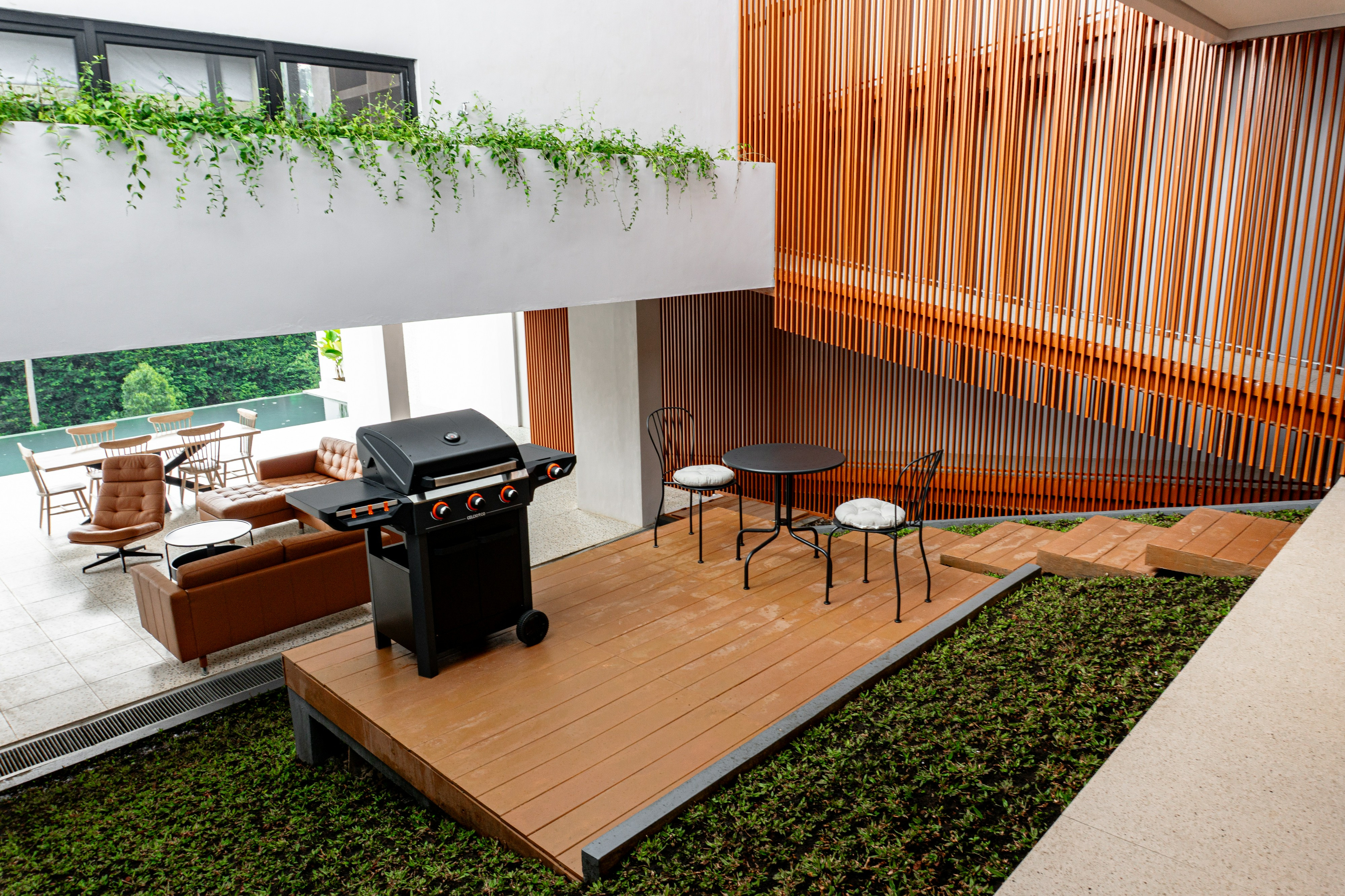 Others 2, The Zoe Dago, Bandung