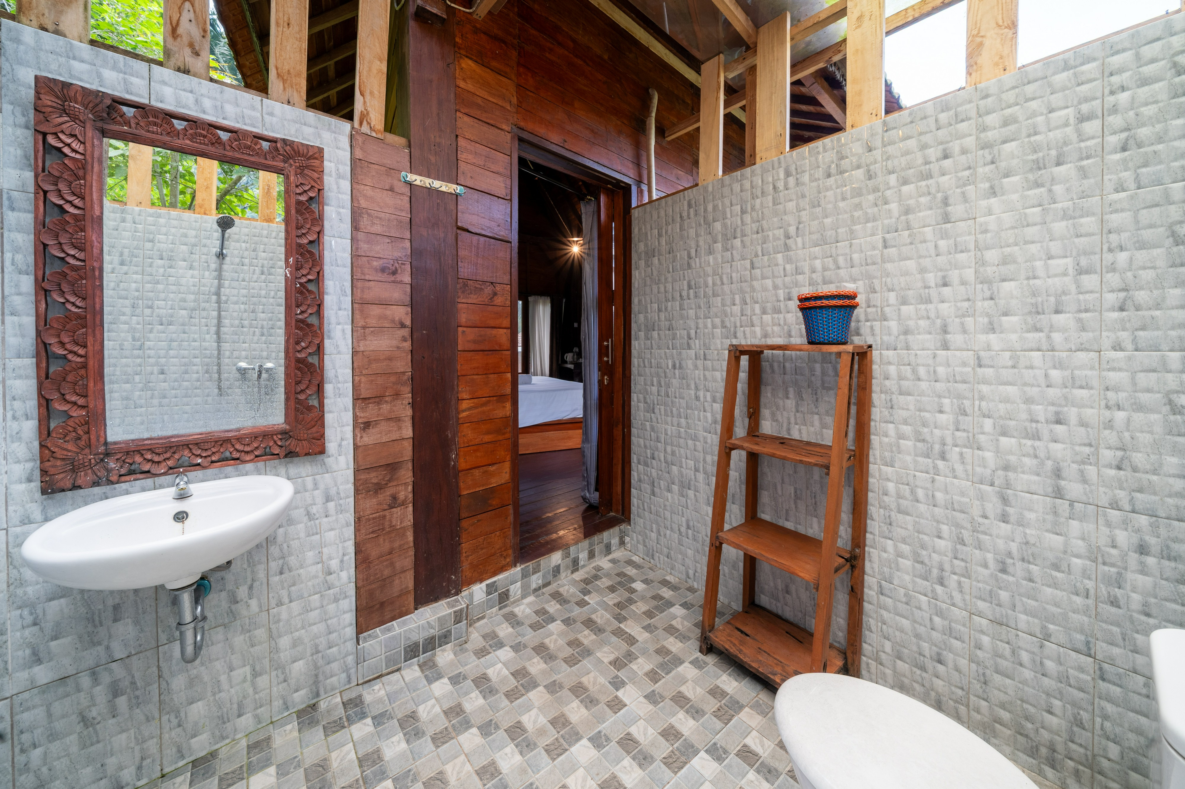Bathroom 5, Medukuh Point Hill Sidemen, Karangasem