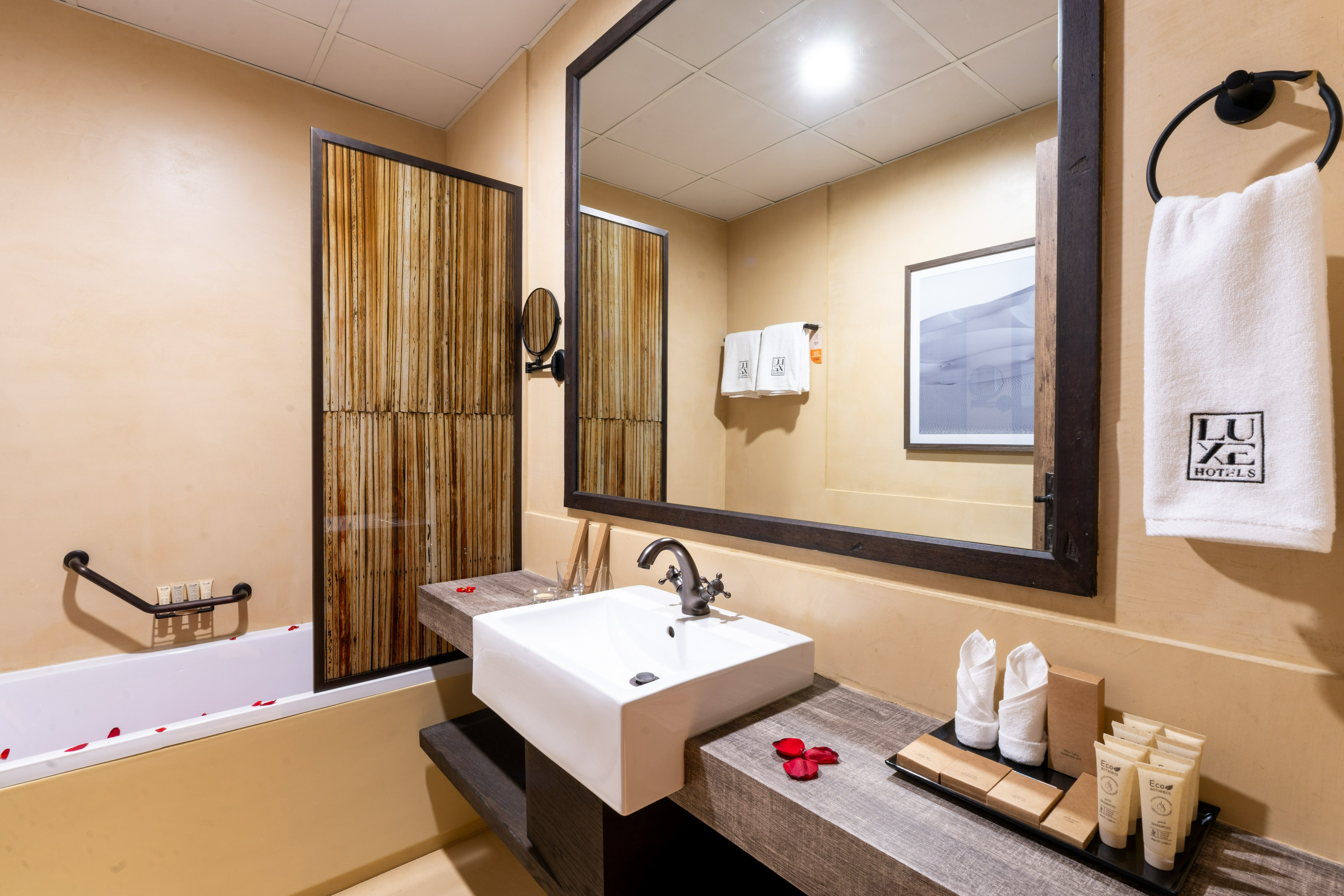 Bathroom 5, The Luxe Retreat Hotel Apartments, Dubai