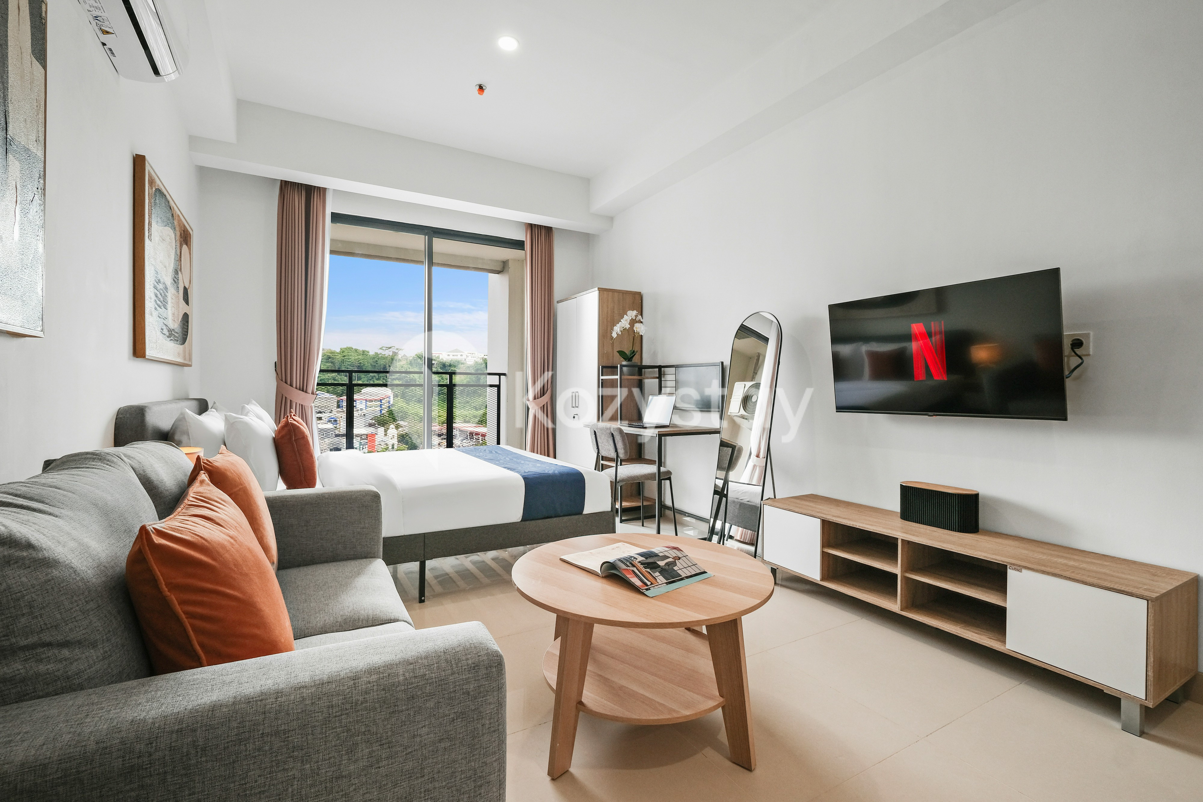 Living Room 4, Premium Apartment by Kozystay - Saffron, Bogor