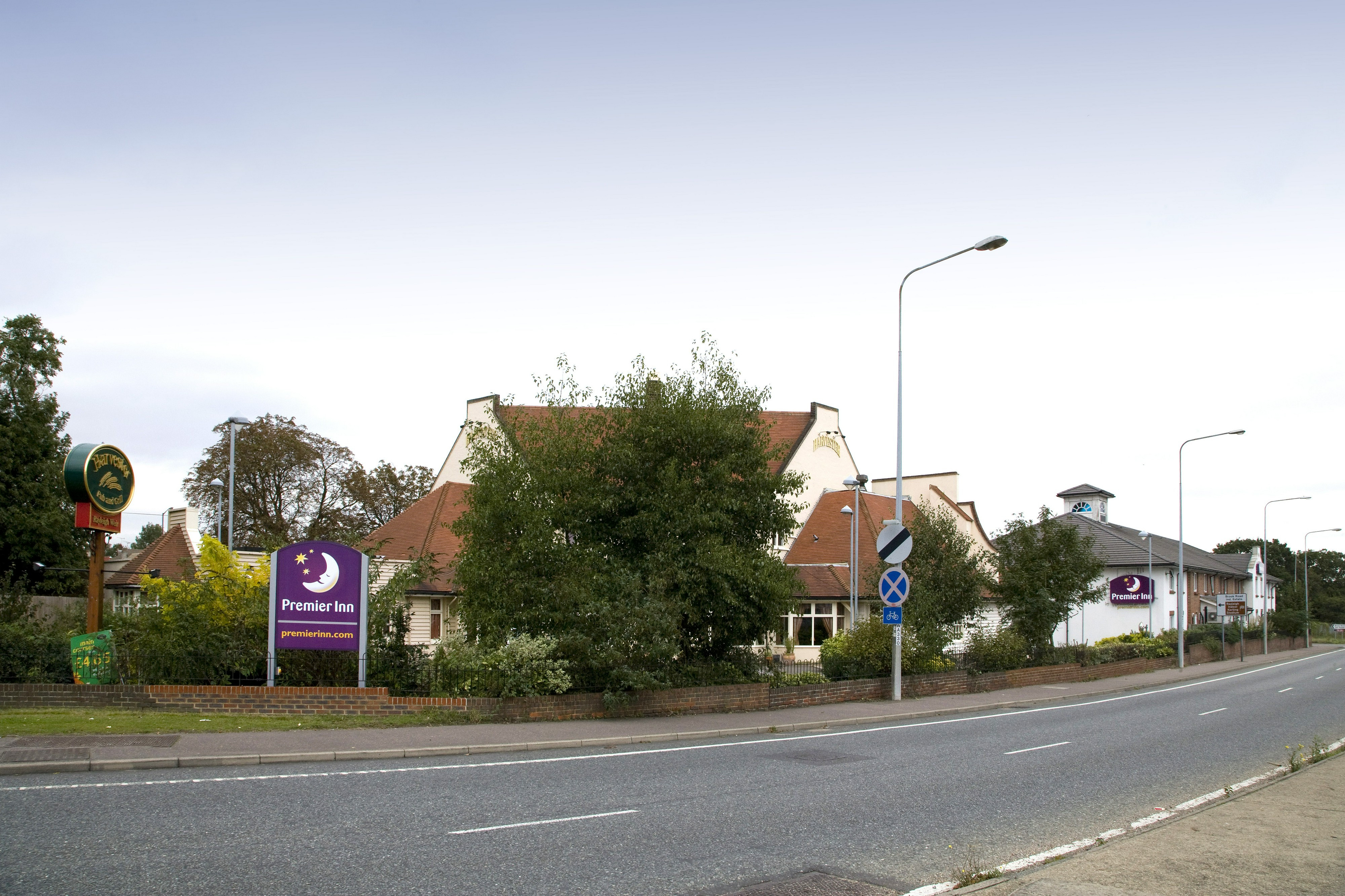 Exterior & Views 2, Premier Inn Basildon - Rayleigh, Essex