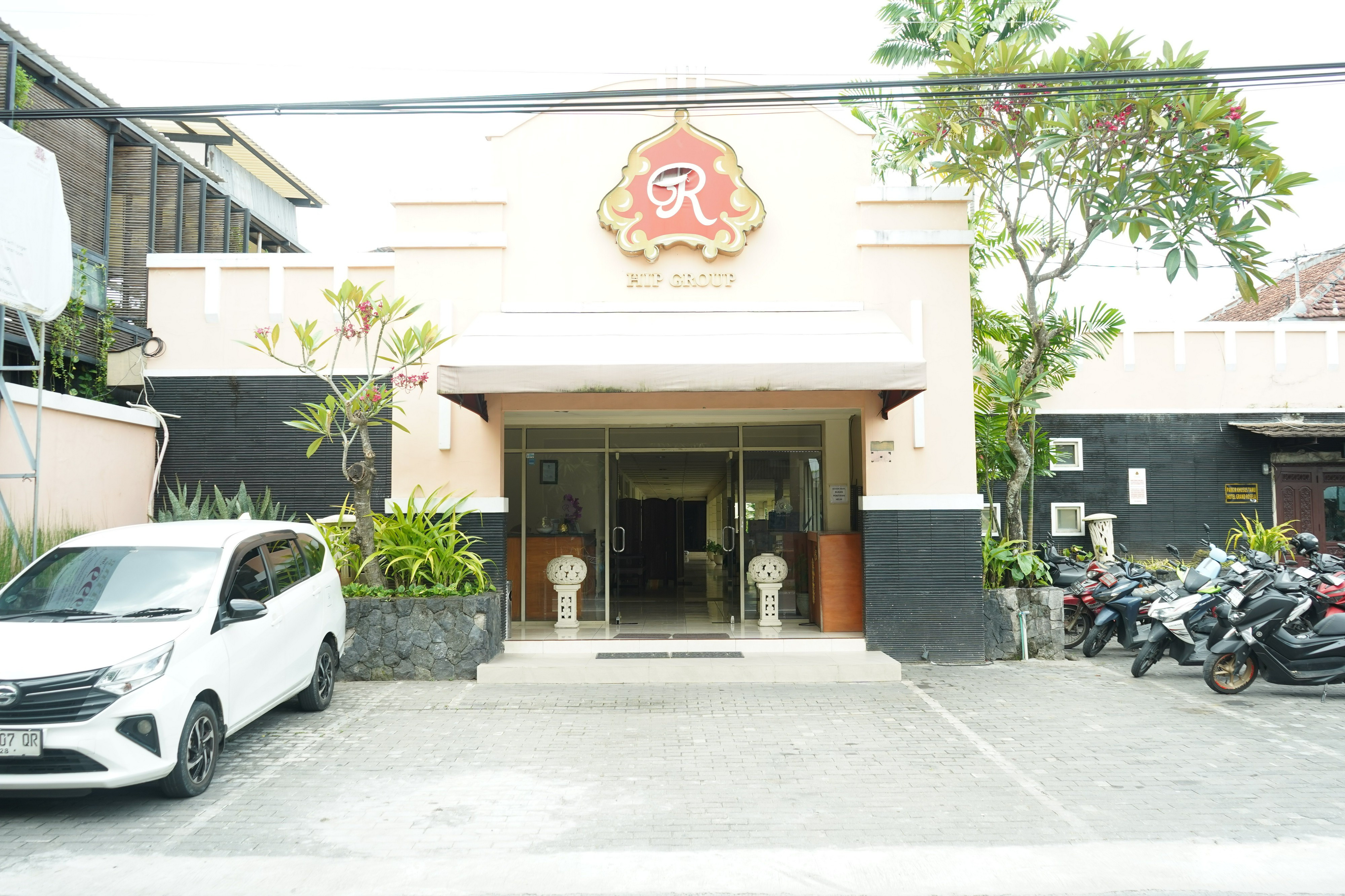 Exterior & Views 3, Hotel Grand Rosela, Yogyakarta