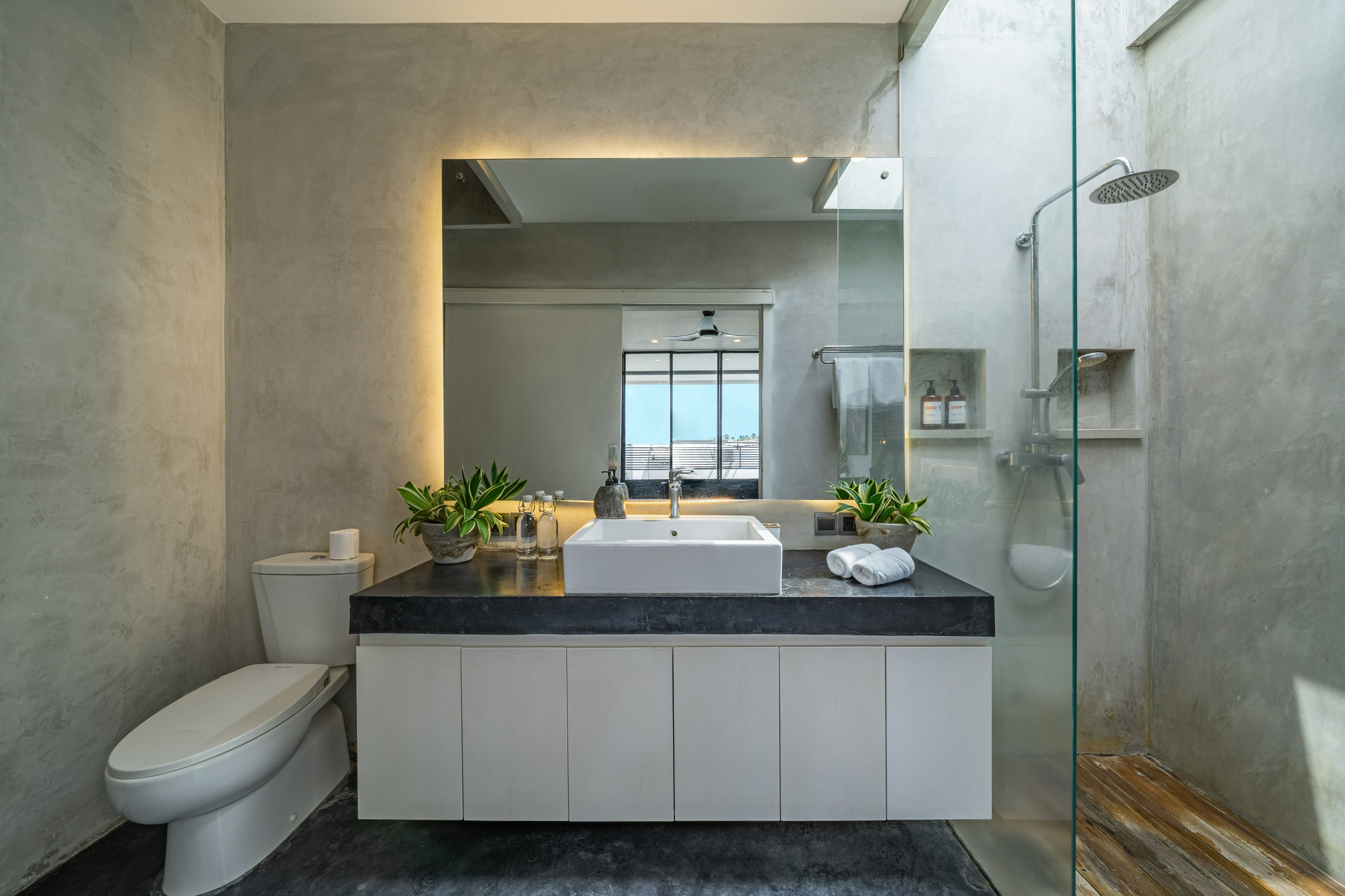 Bathroom 4, Loft Charly: Contemporary 1 BR Luxury Loft in Berawa, Badung