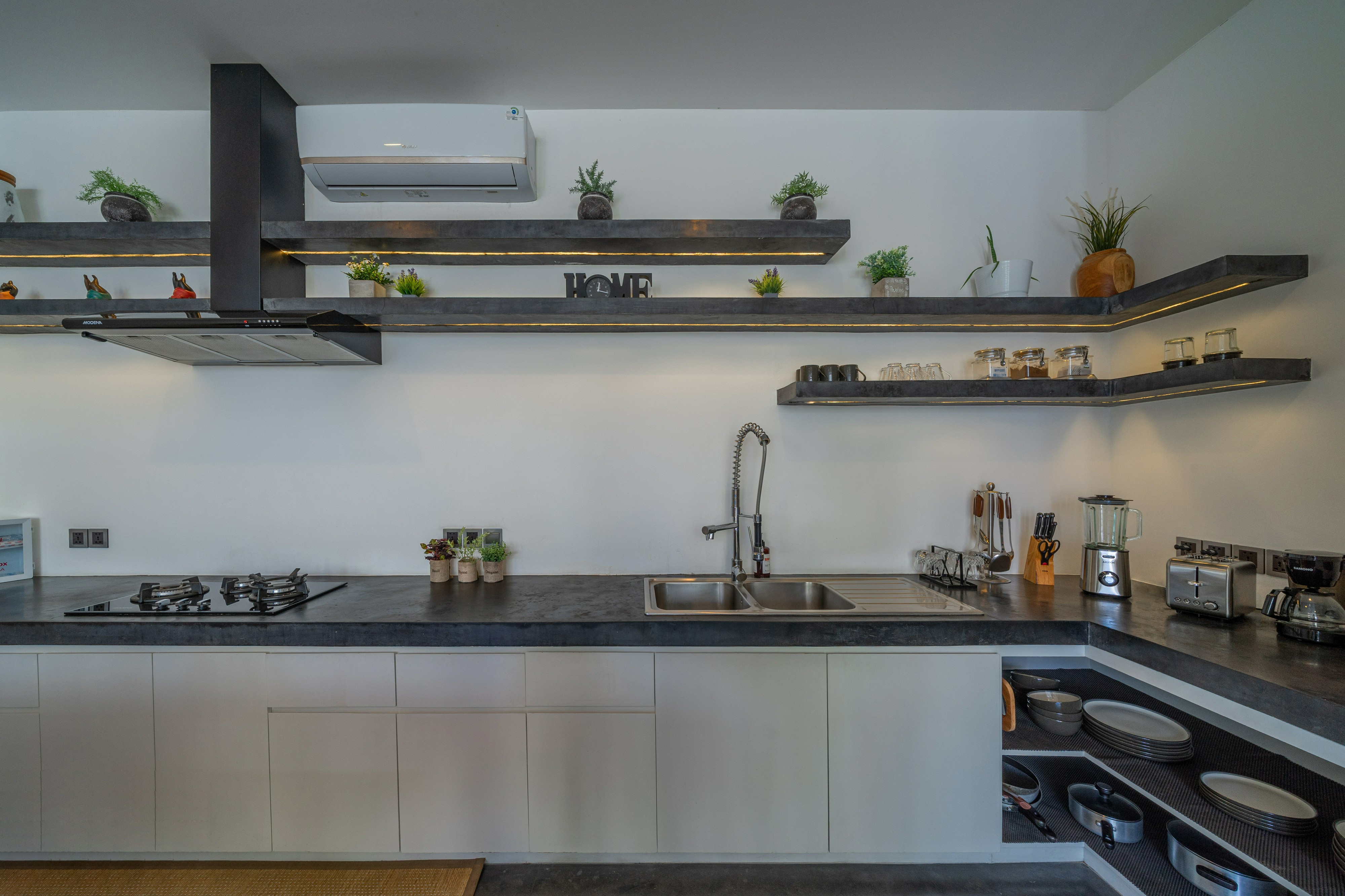 Food & Drinks, Loft Erika: Elegant 1 BR Luxury Loft in Berawa, Badung