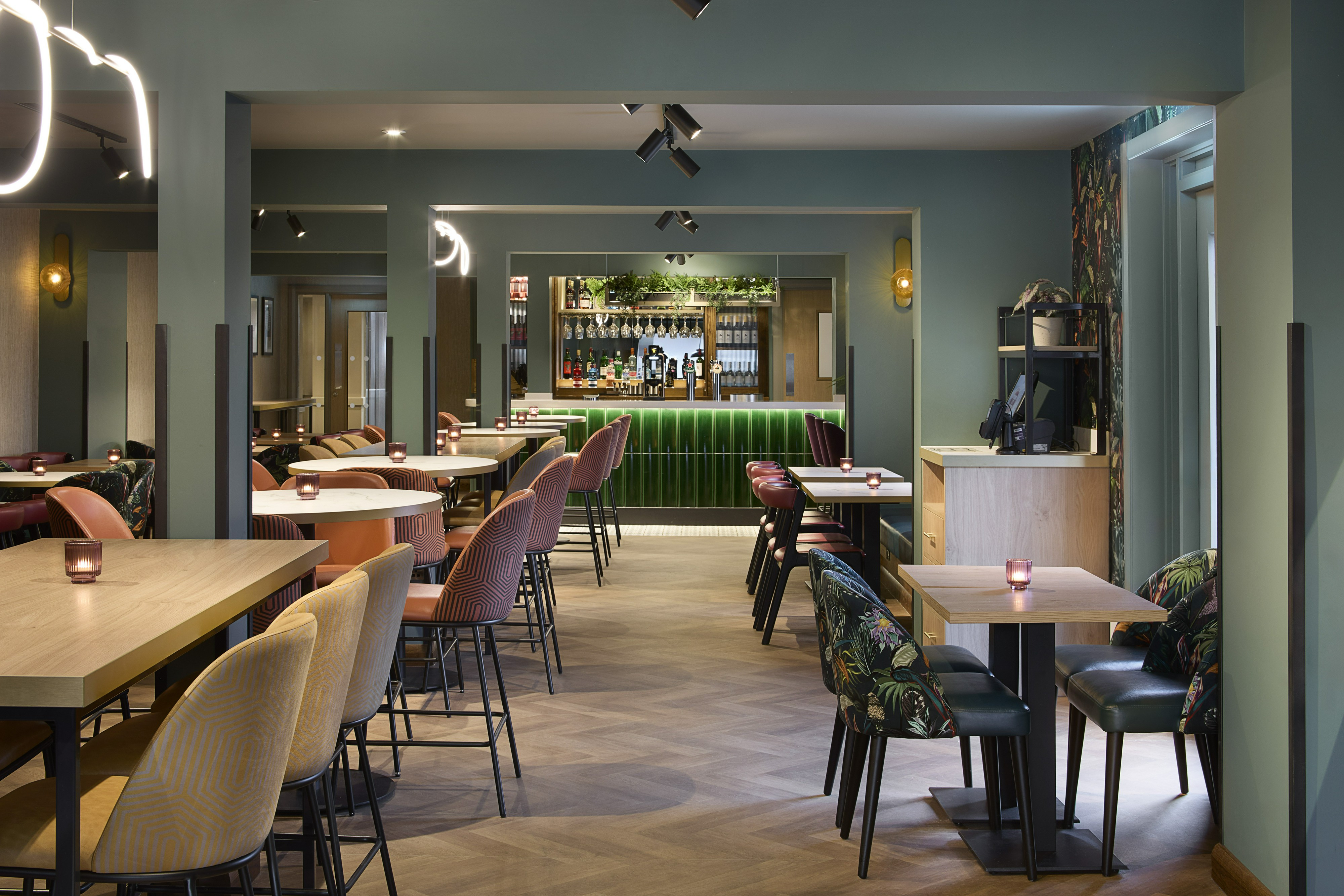 Food & Drinks 4, Premier Inn Glasgow Newton Mearns - M77 J4, East Renfrewshire
