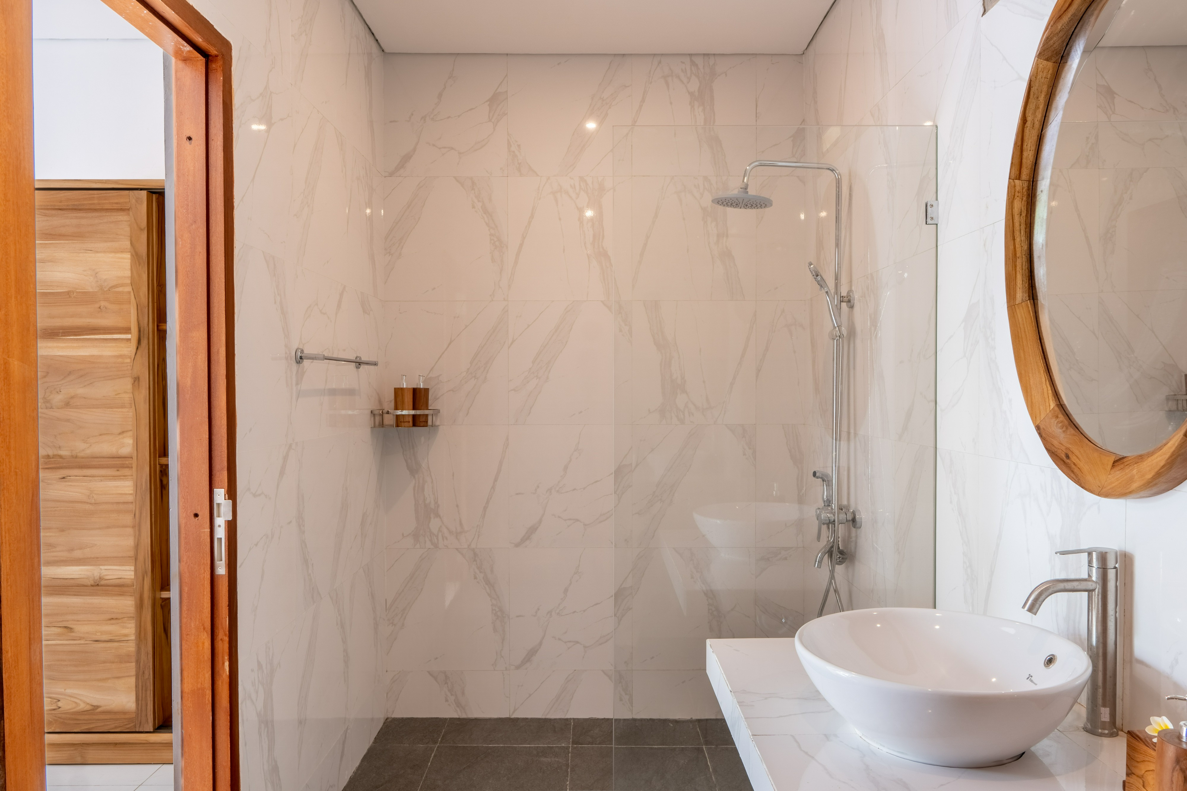 Bathroom 5, Graha Dwarkavati Ubud with swimming pool, Gianyar