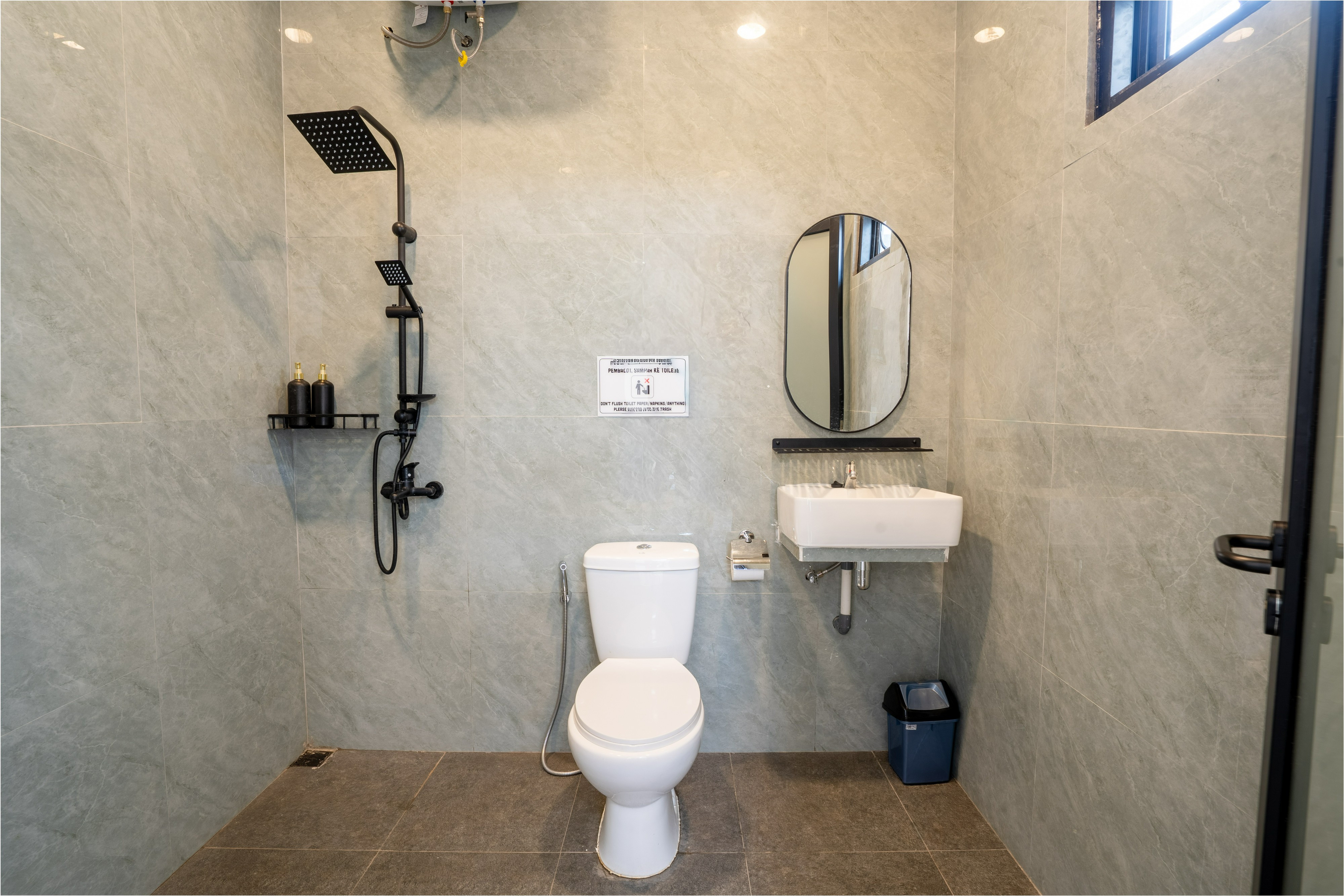 Bathroom 5, Villa Rooz, Sleman