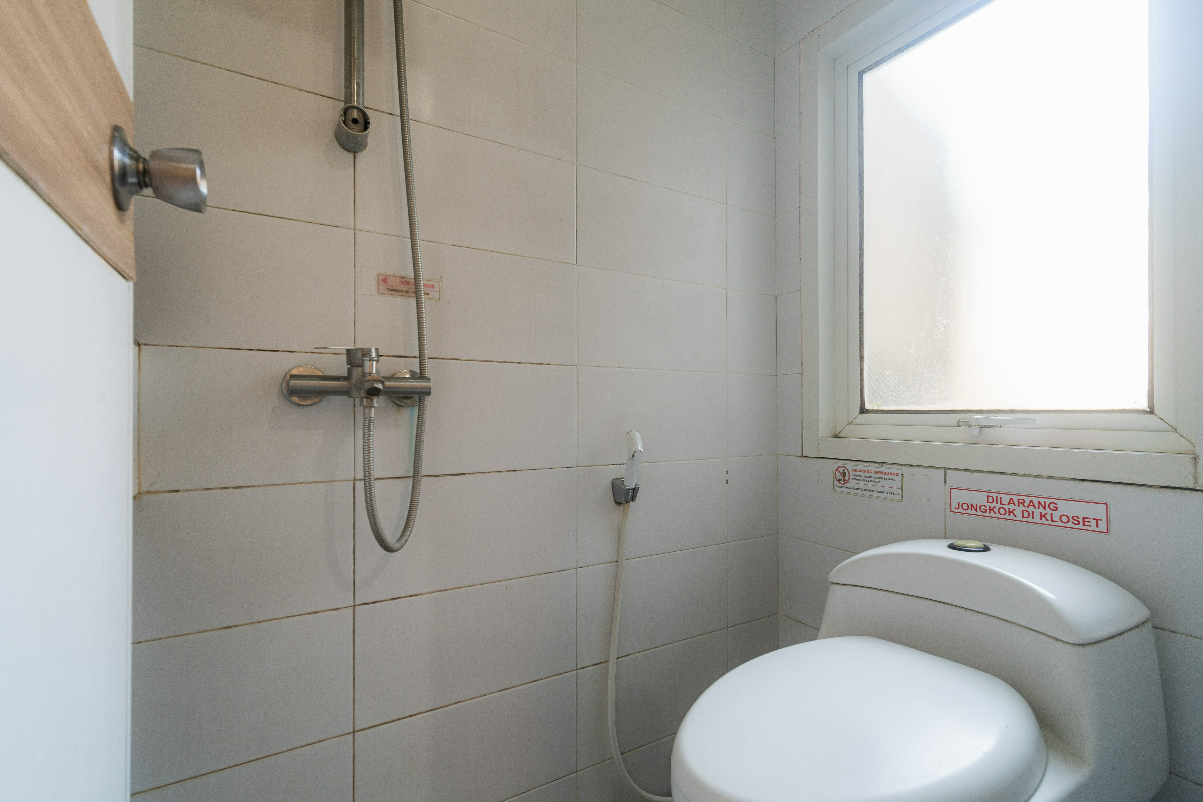 Bathroom 2, Urbanview Java Living Sigura Gura, Malang