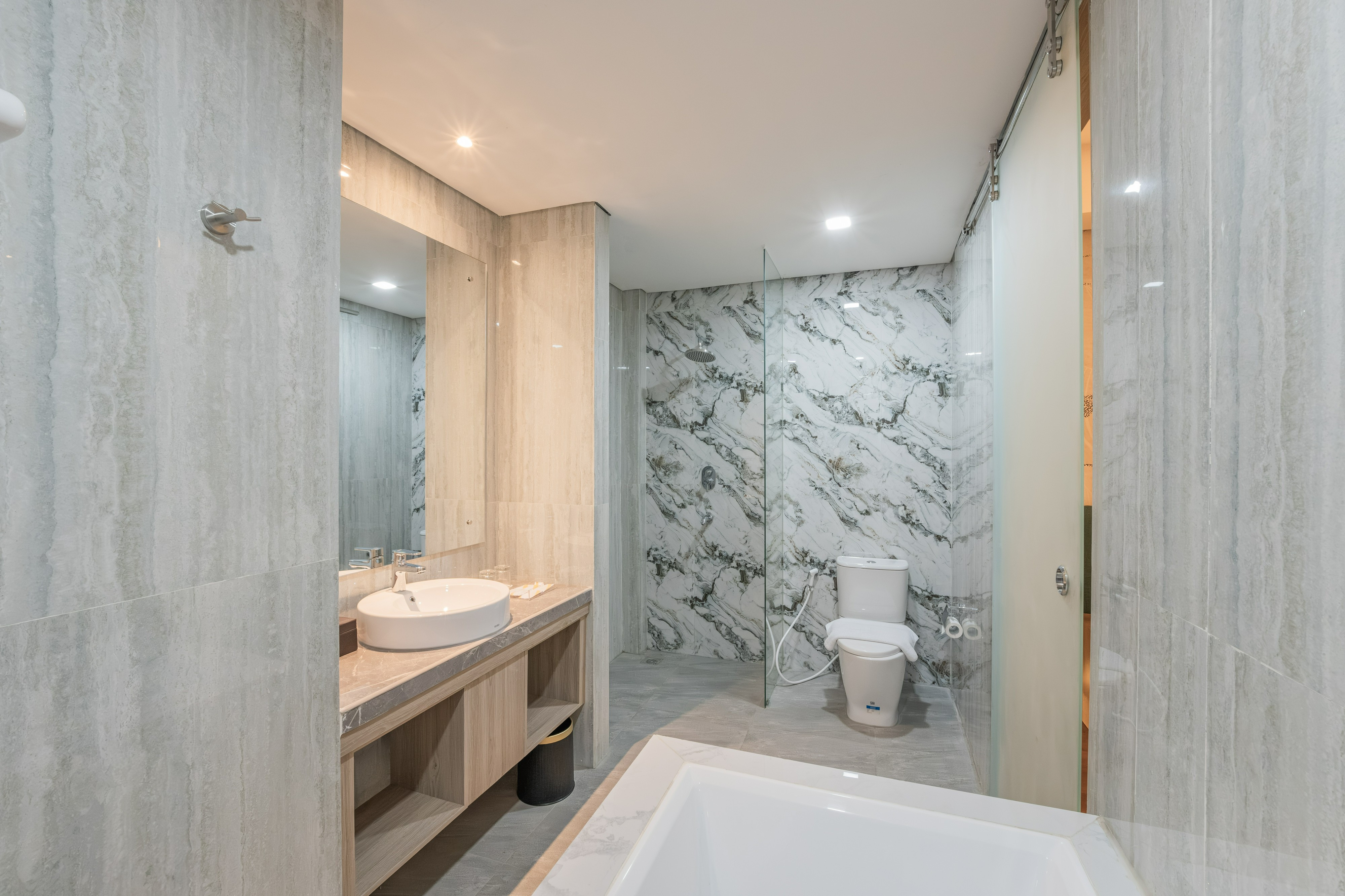 Bathroom 5, Lynn Hotel Jombang, Azana Hotels Collection, Jombang