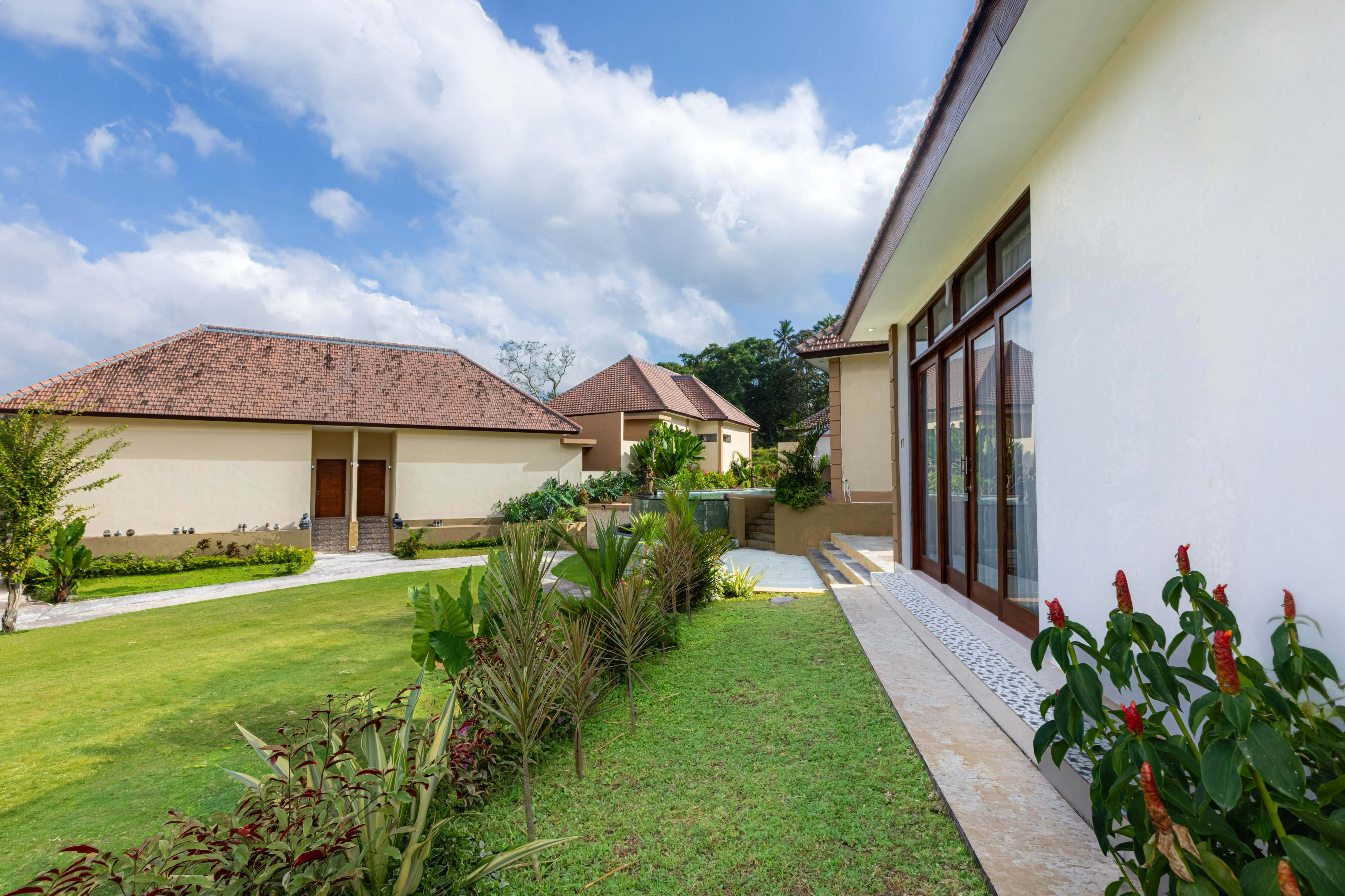Exterior 3, The Green Sidemen, Karangasem