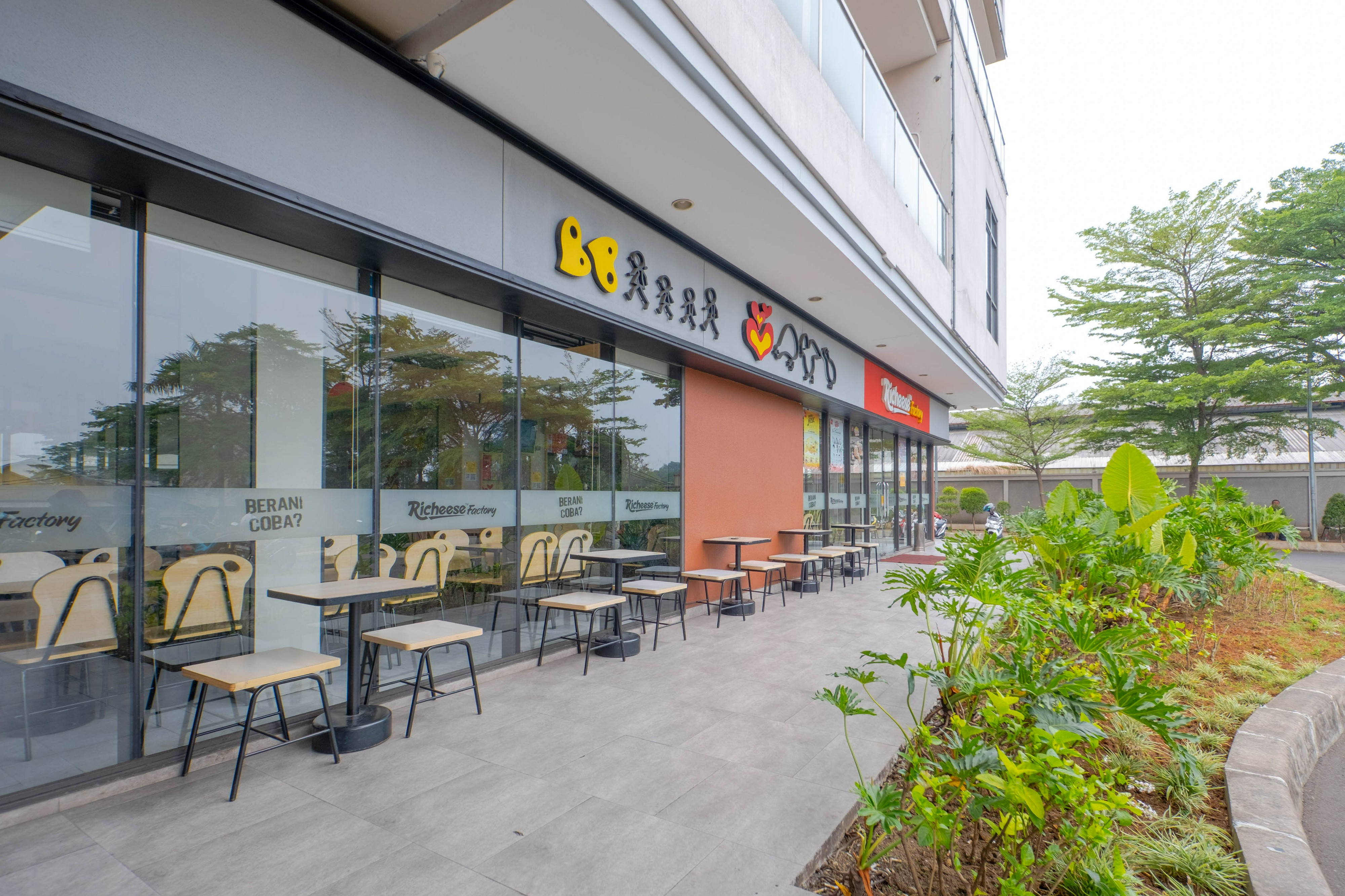 Food & Drinks, Apartemen JKT Living Star By Bobo Stay, East Jakarta