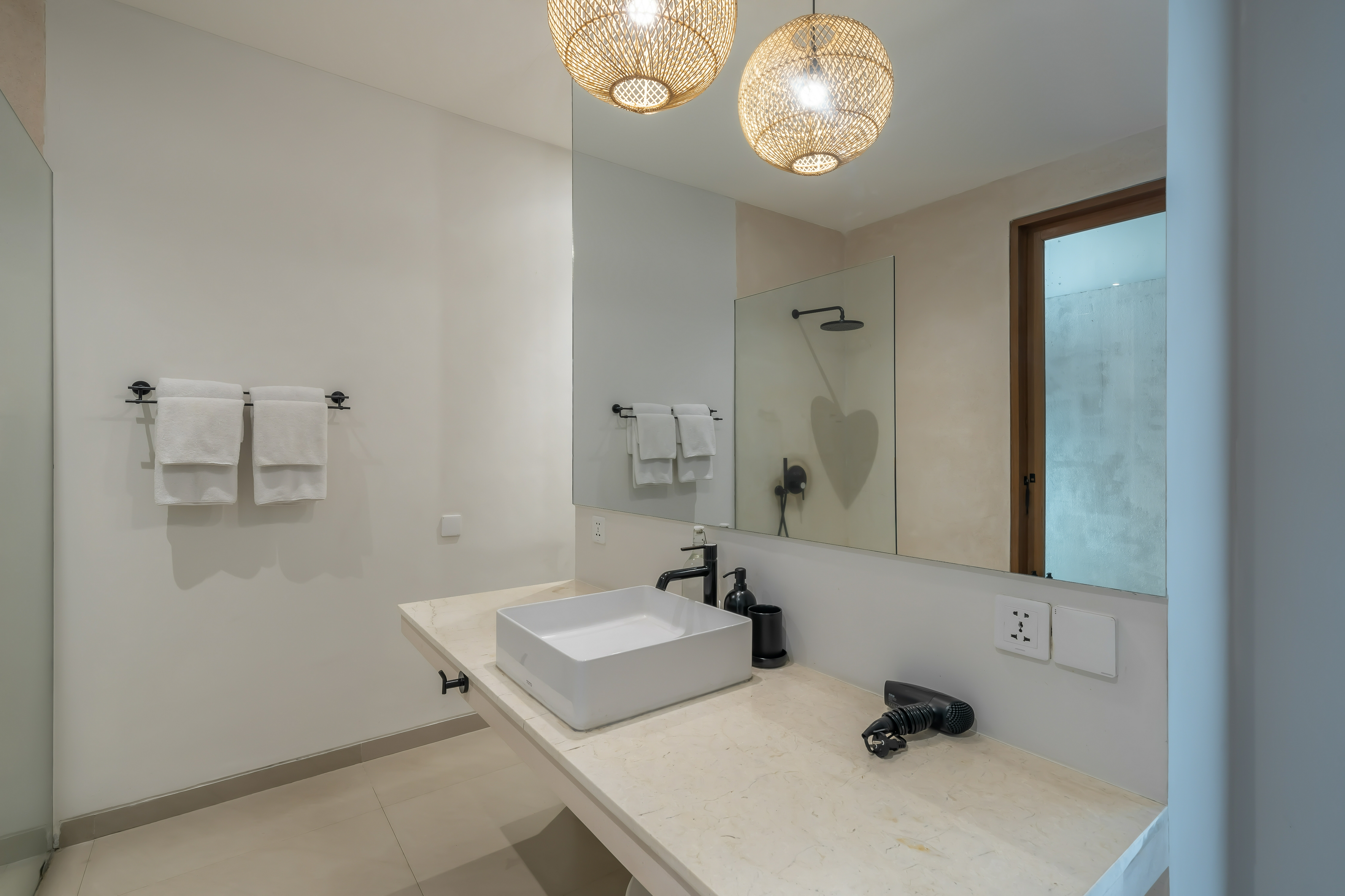 Bathroom 4, Dreamscape Haven: Heavenly 2BR Villa with Rooftop in Pererenan!, Badung