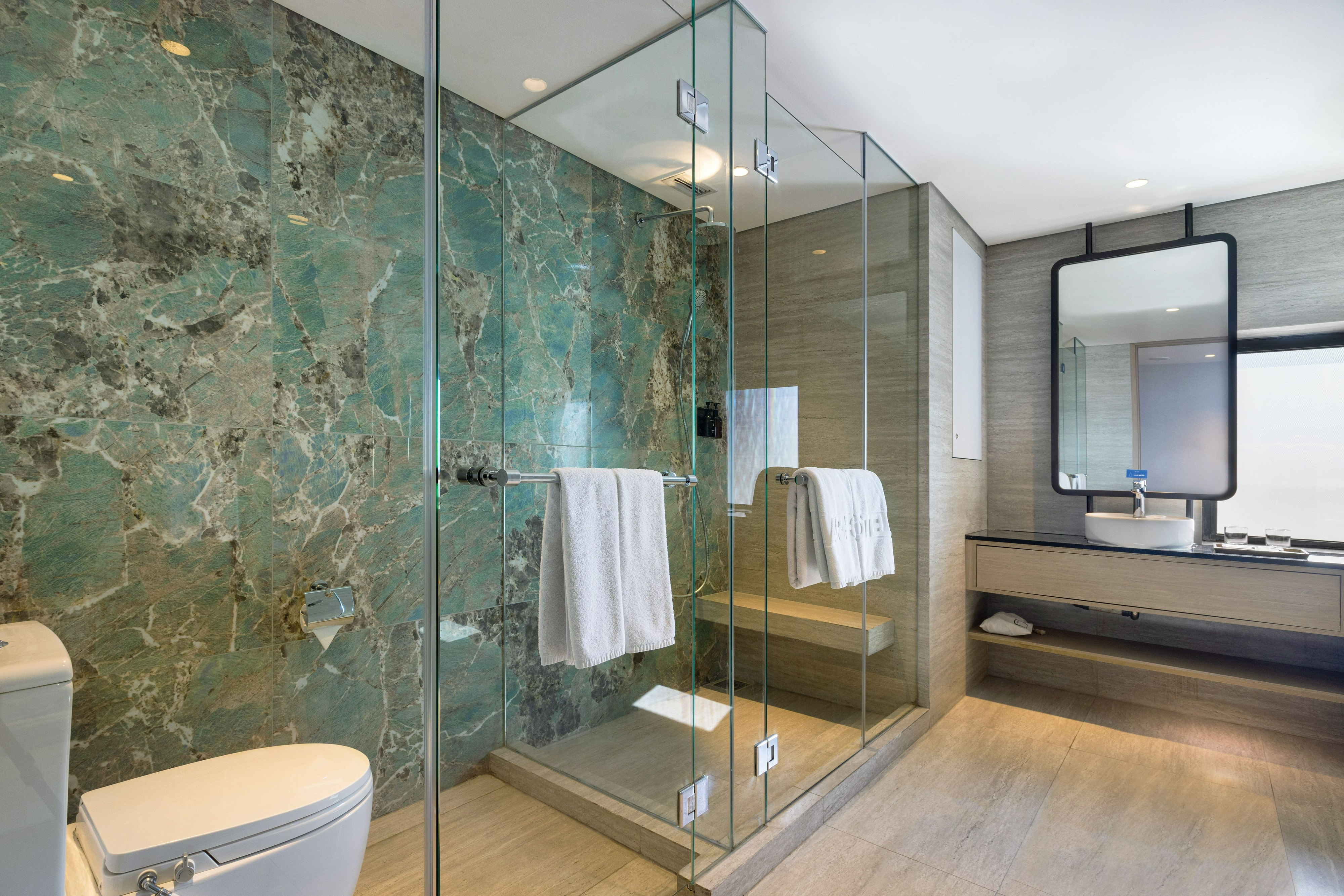 Bathroom 5, VIVERE Hotel, ARTOTEL Curated, Tangerang