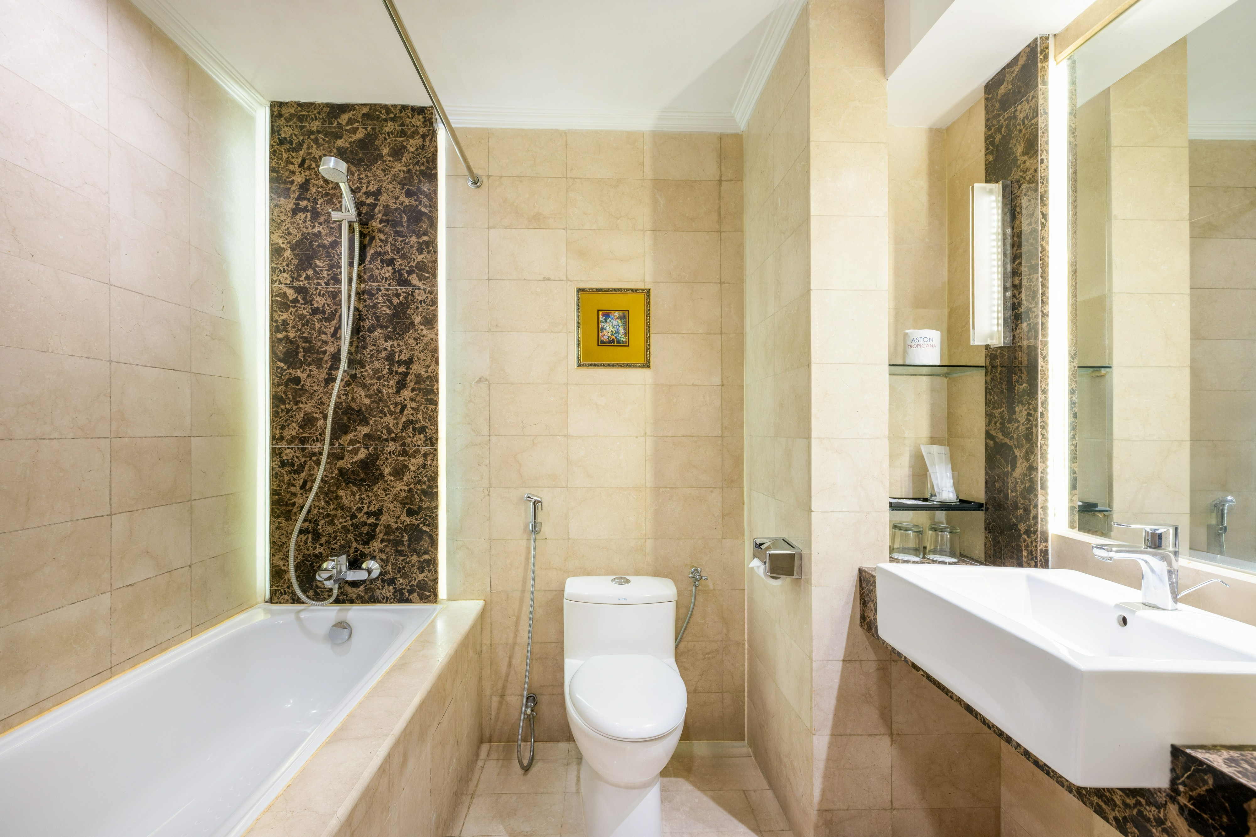 Bathroom 5, Aston Tropicana, Bandung