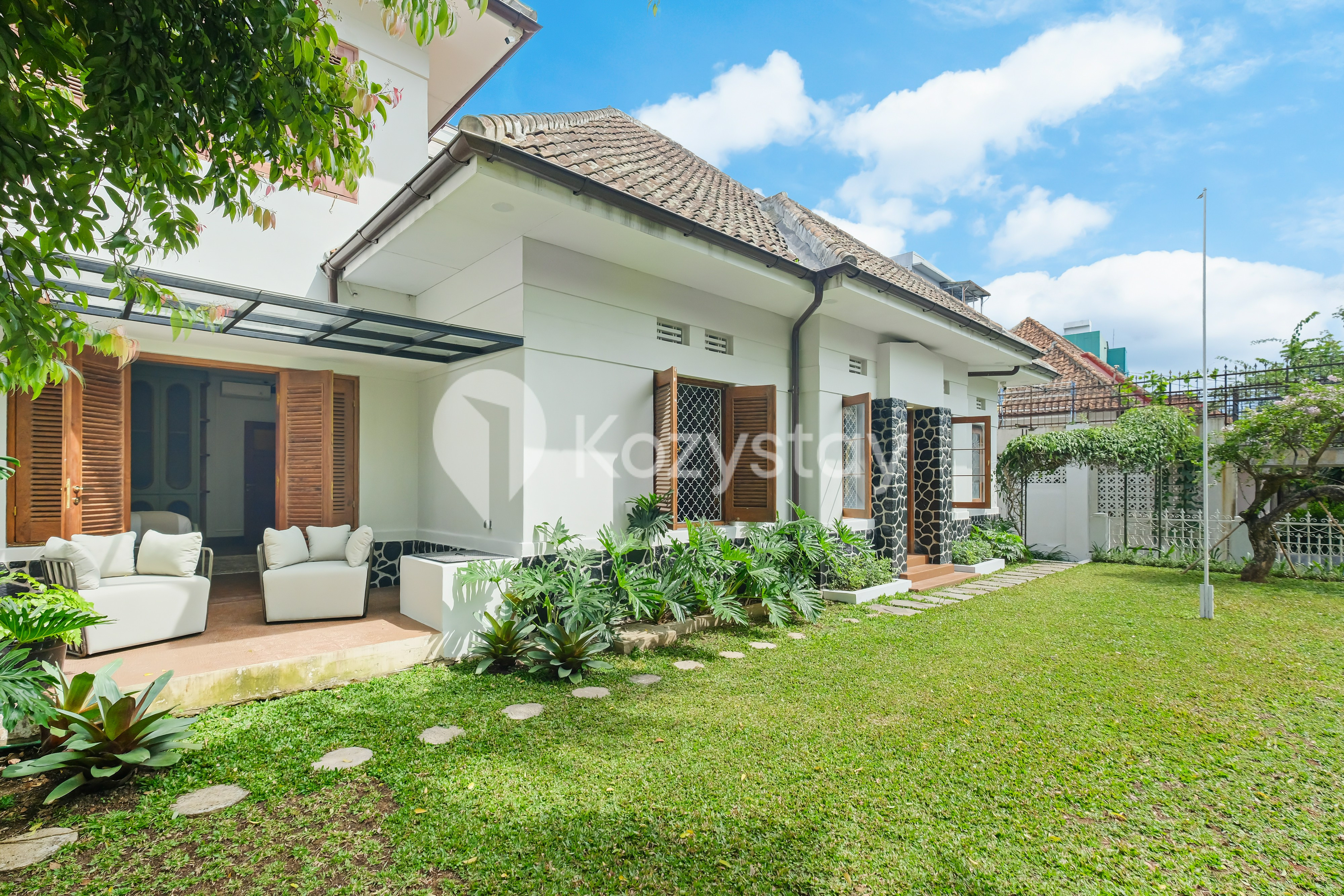 Exterior 2, Skye Haus Villa by Kozystay - Dago, Bandung