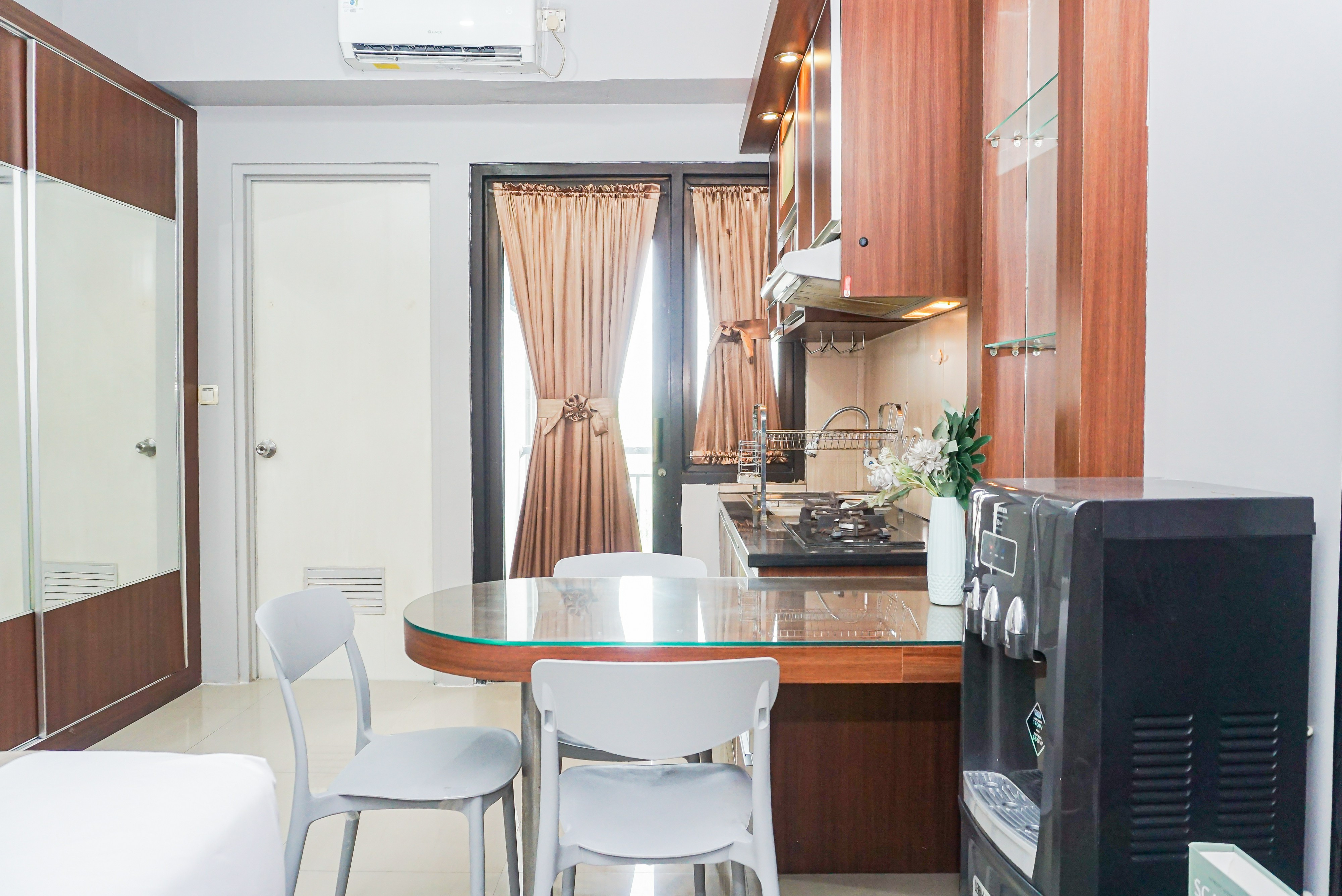 Facility, Good Warm Studio Room at Apartment Metropark Condominium Jababeka By Travelio, Cikarang