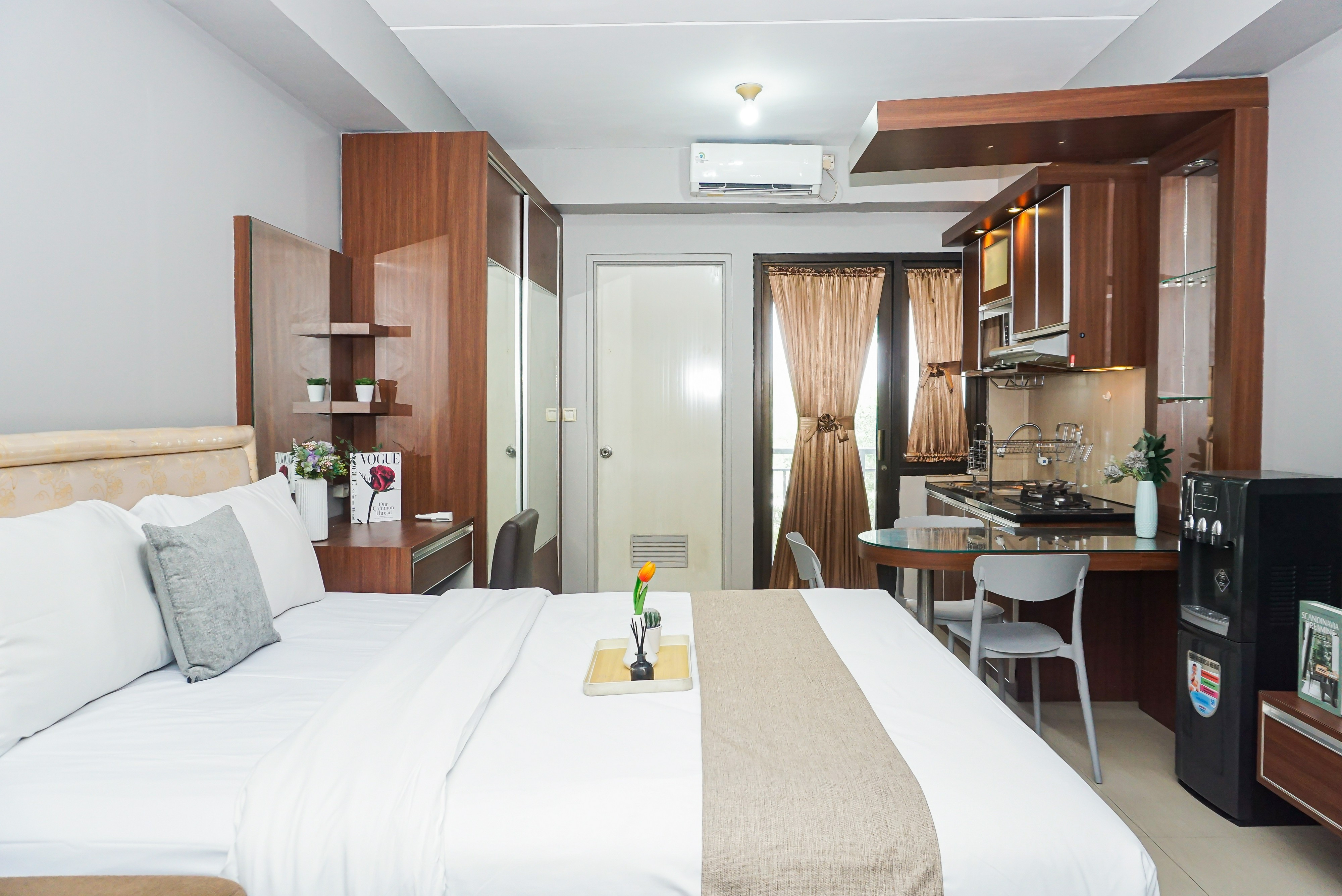 Bedroom 5, Good Warm Studio Room at Apartment Metropark Condominium Jababeka By Travelio, Cikarang