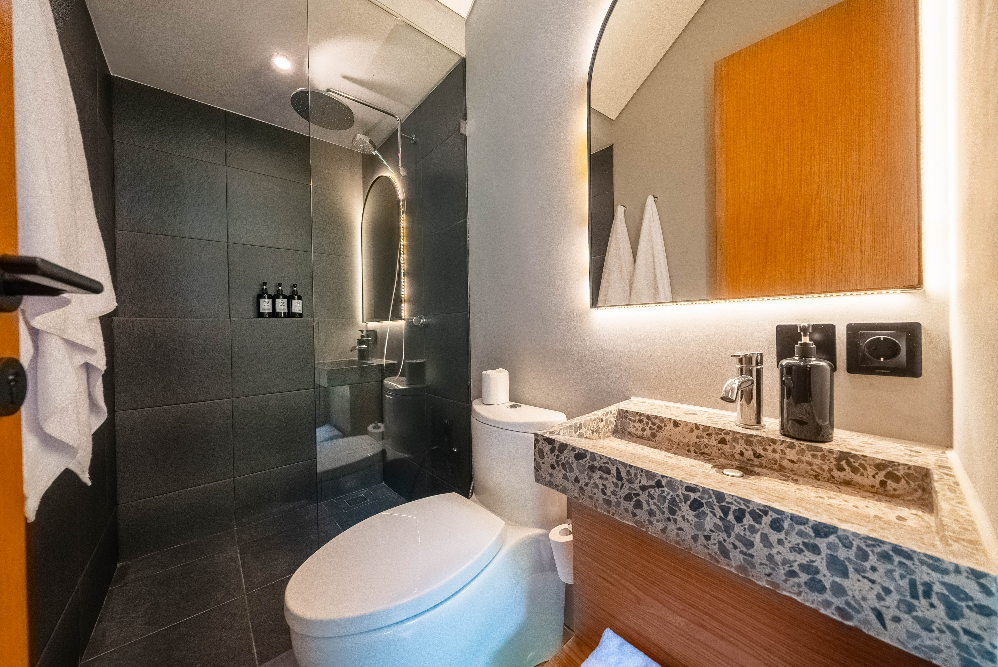 Bathroom 5, Villa Daksa Ubud by Tasvan, Gianyar