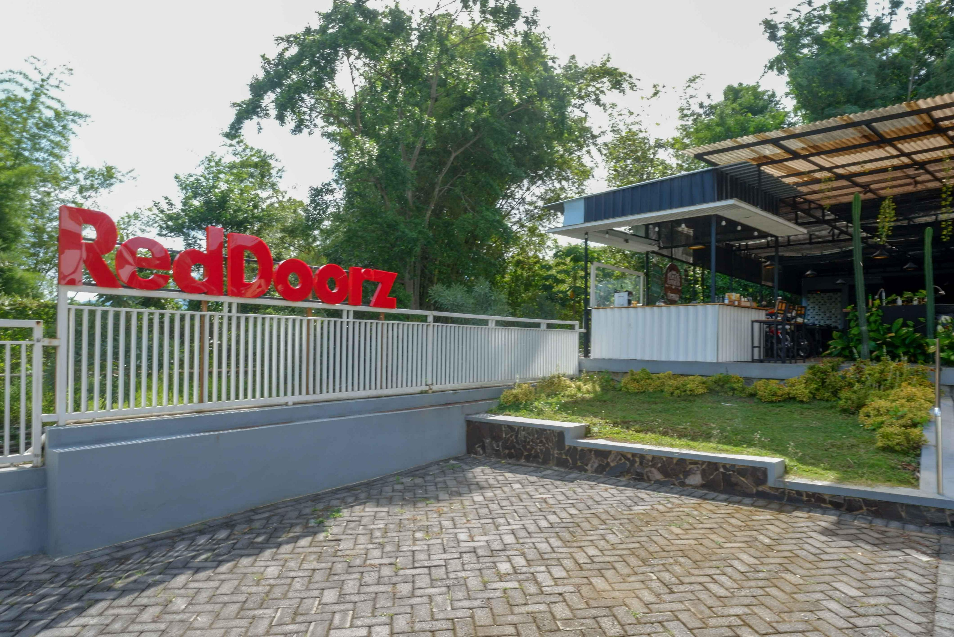 Others 3, RedDoorz Plus near Kota Batu, Malang