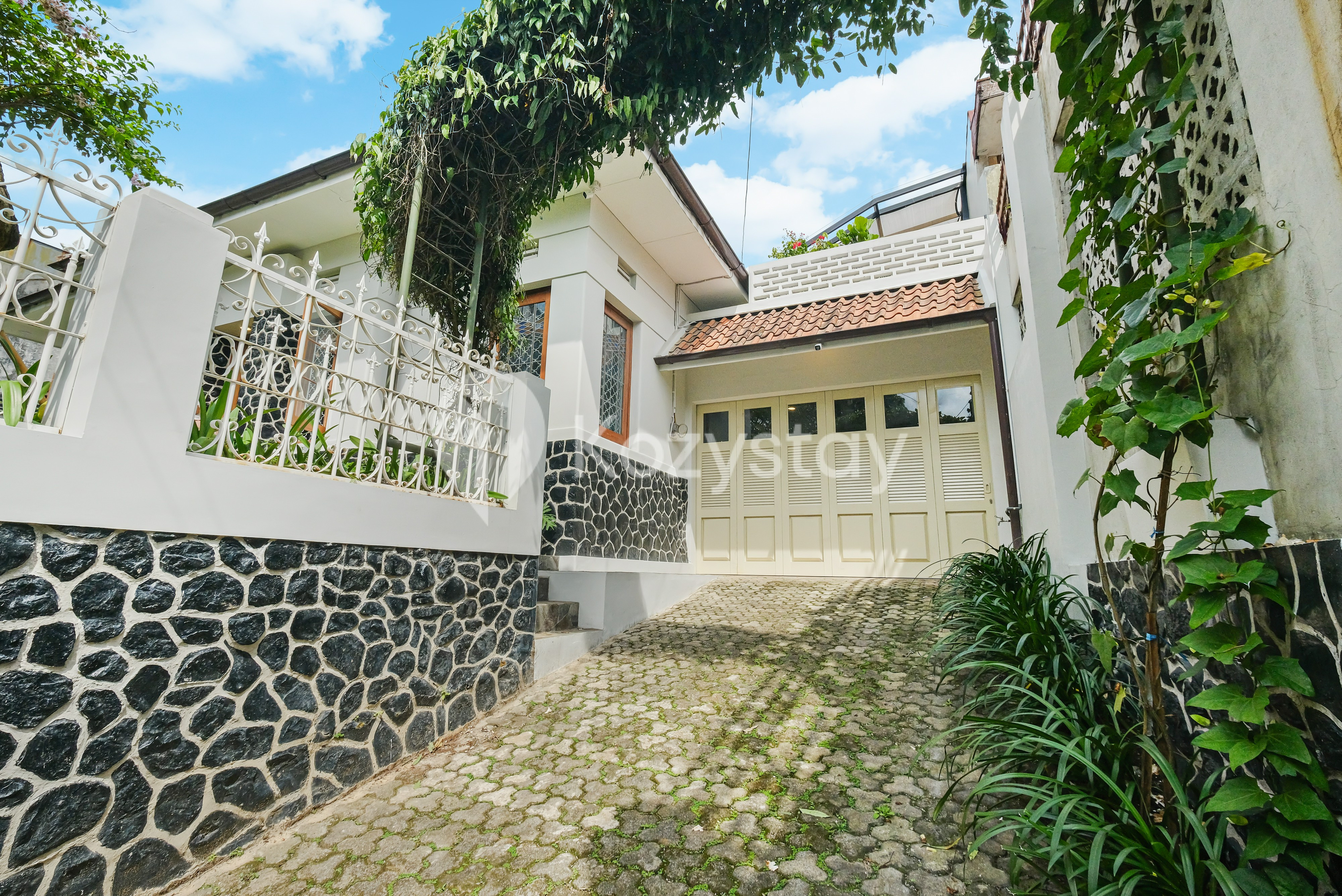 Exterior 4, Skye Haus Villa by Kozystay - Dago, Bandung