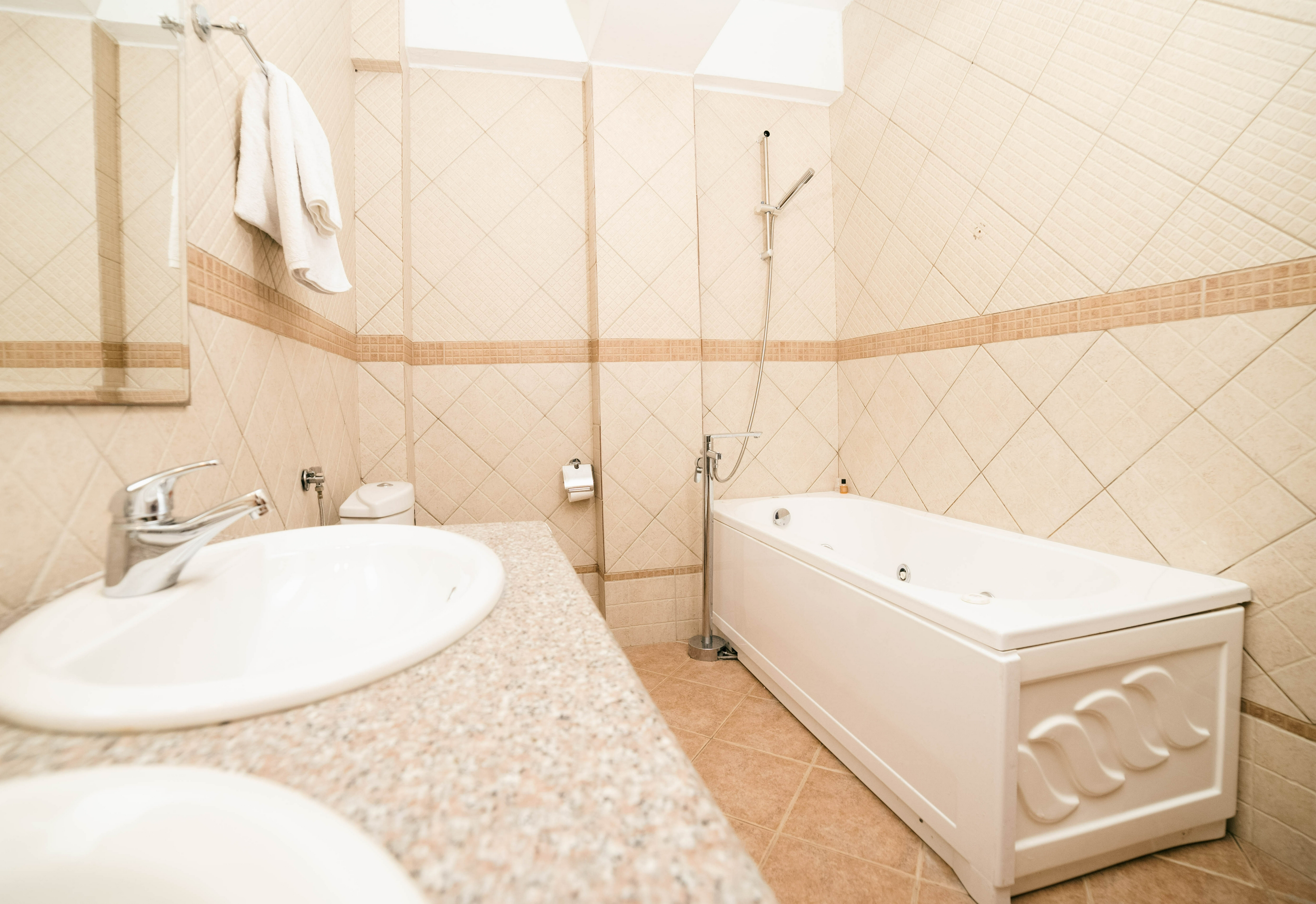 Others 3, Hotel Dolcino