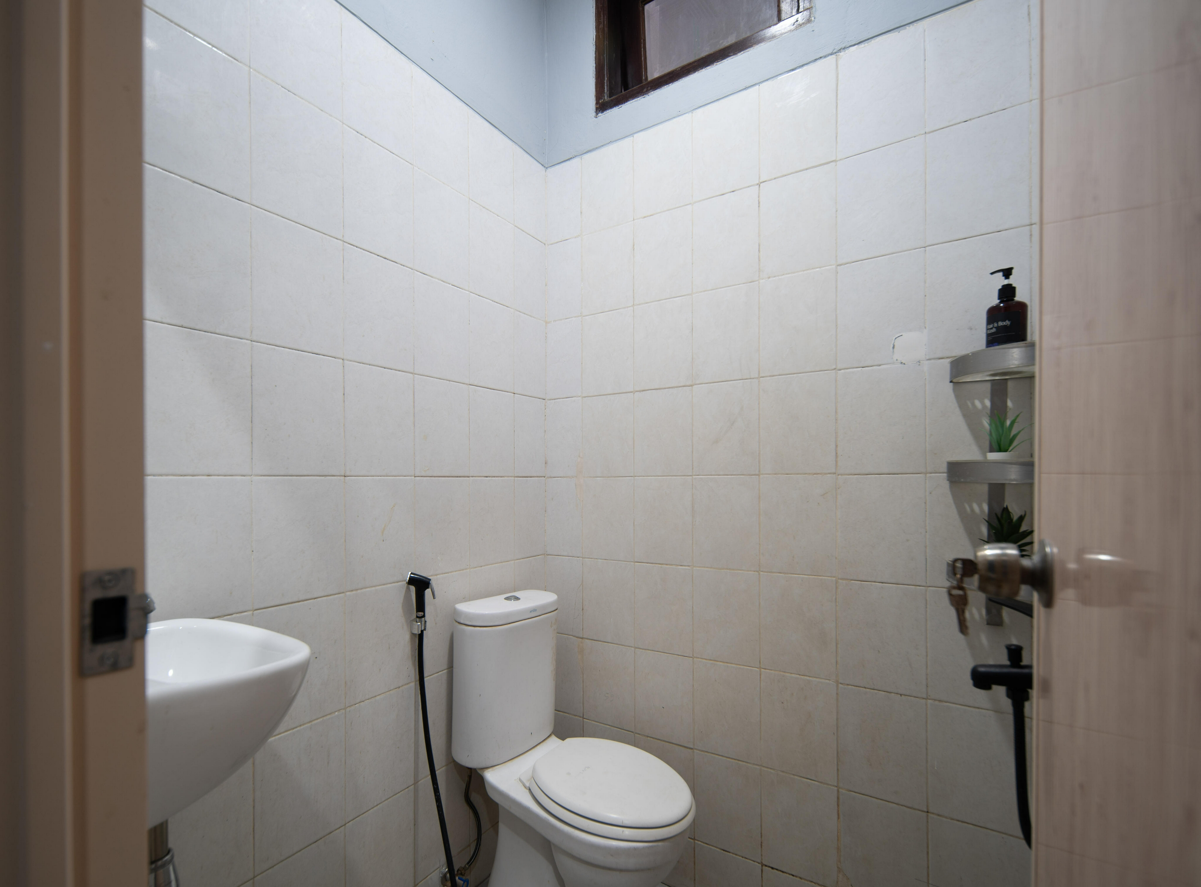 Bathroom 4, Cove Stariez Auria, East Jakarta