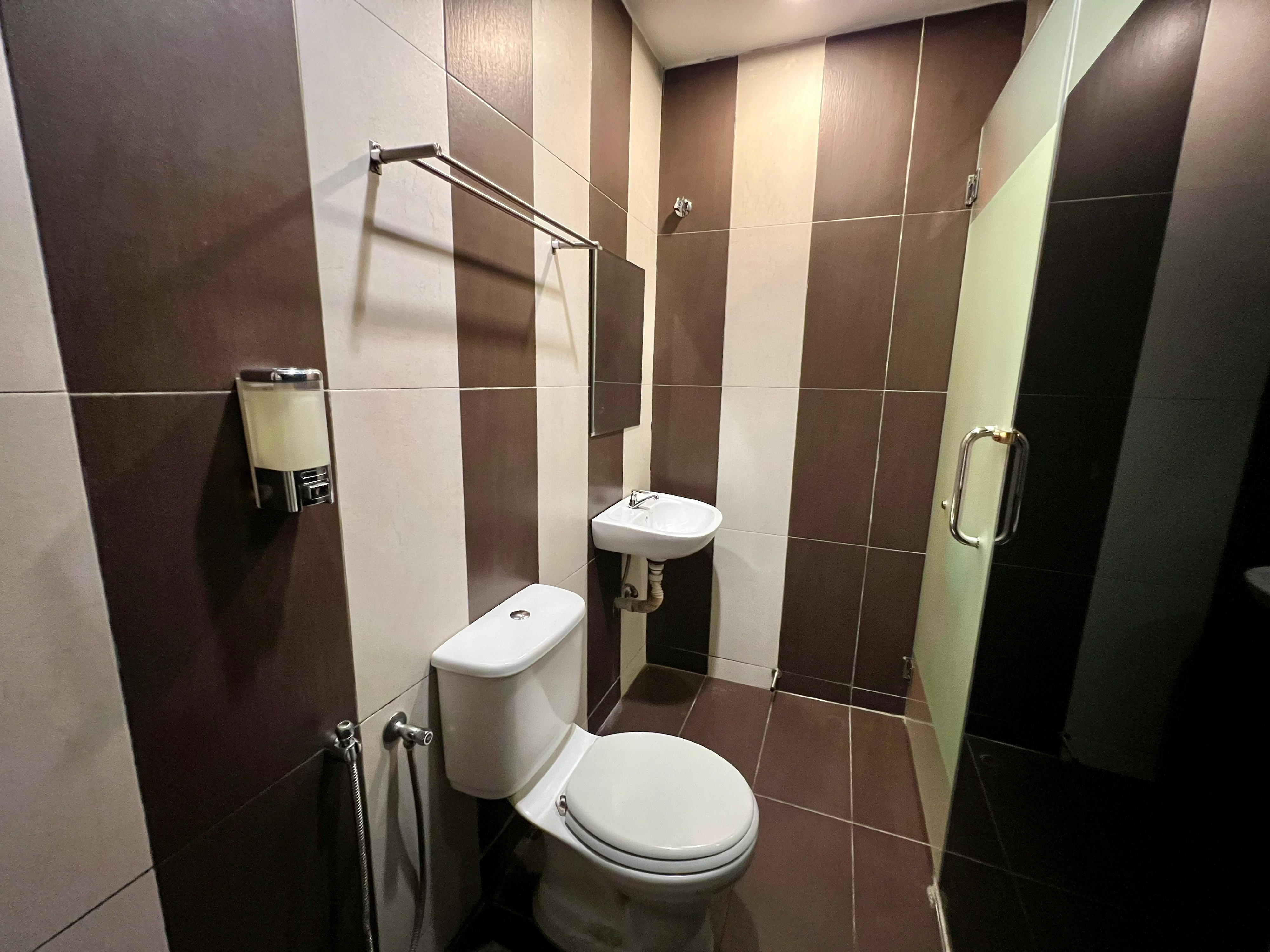Bathroom 5, 1 Hotel Taman Connaught, Kuala Lumpur