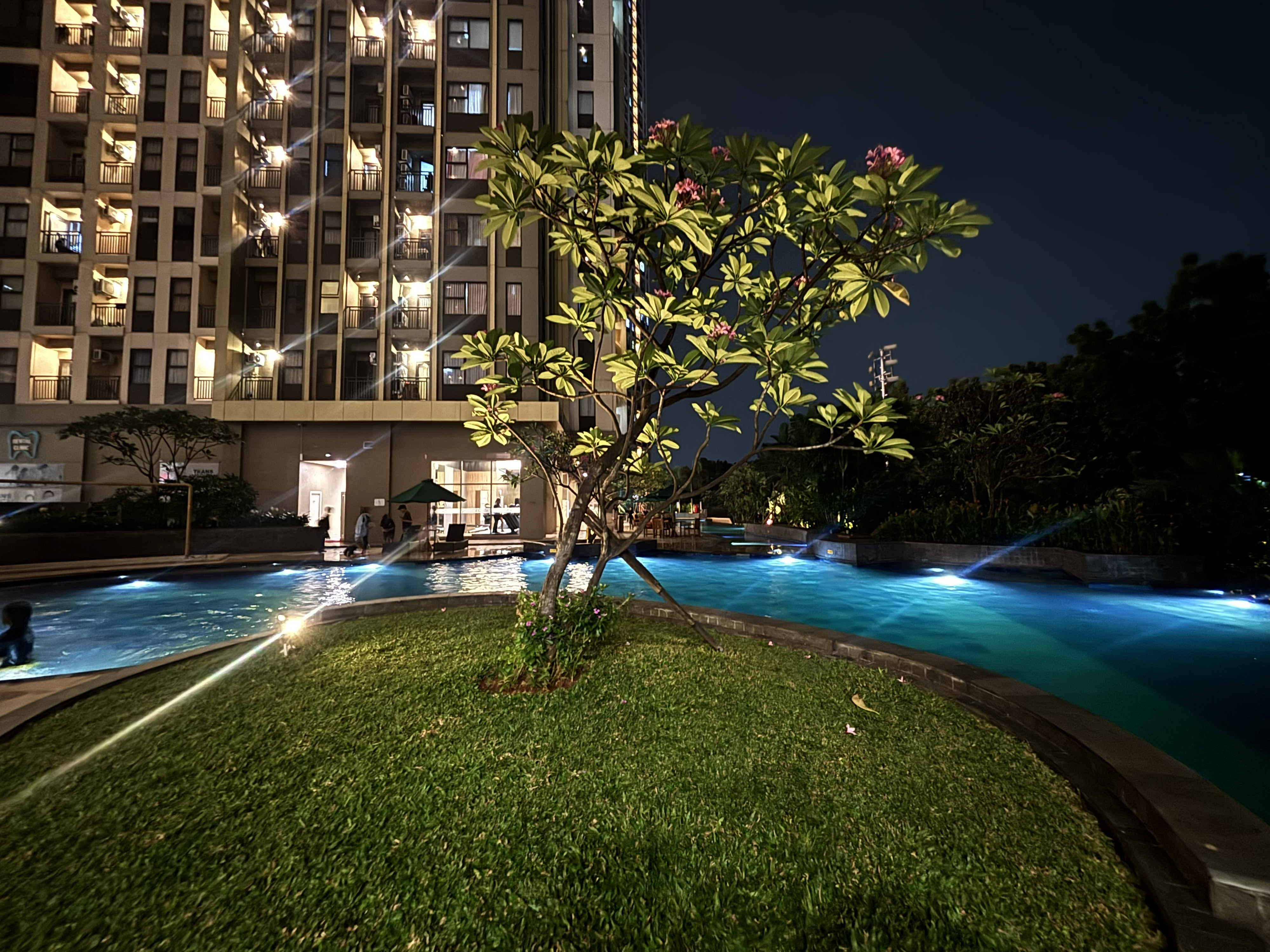 Others 3, Transpark Cibubur Duo Living Netflix, Depok