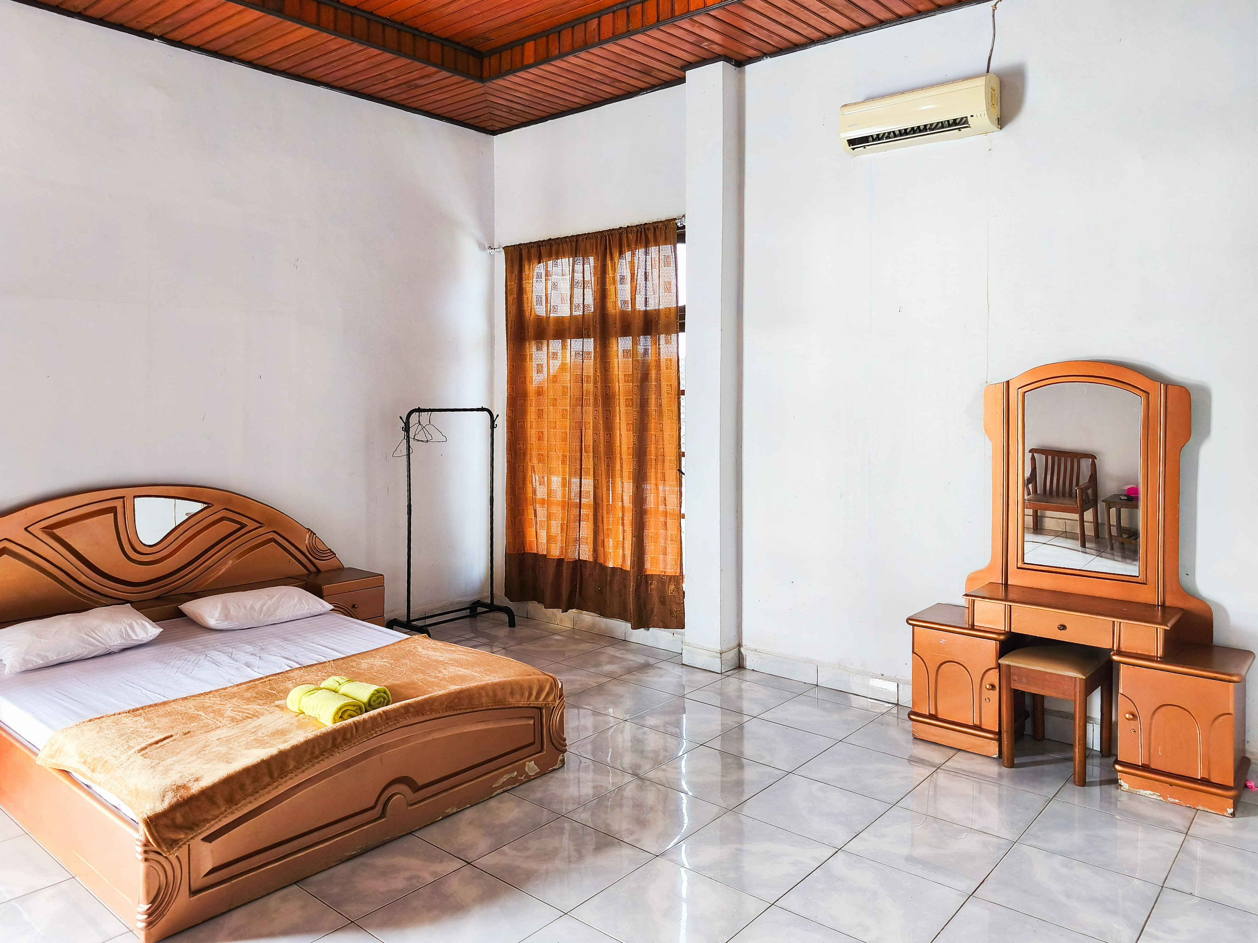 Bedroom 5, Urbanview Syariah Hotel Horas Palopo, Palopo